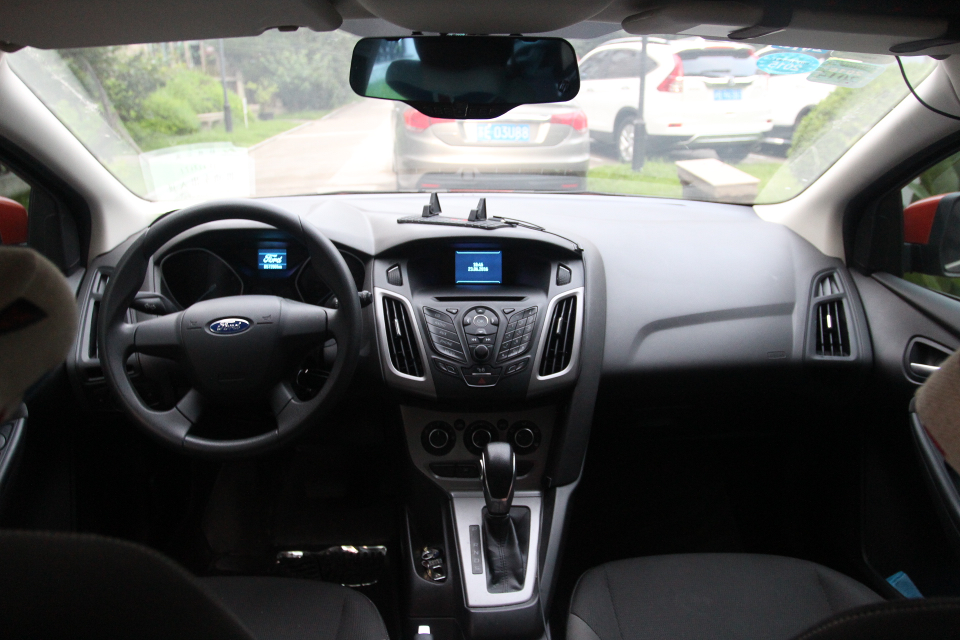 福特-福克斯 2012款 两厢 1.6l 自动舒适型