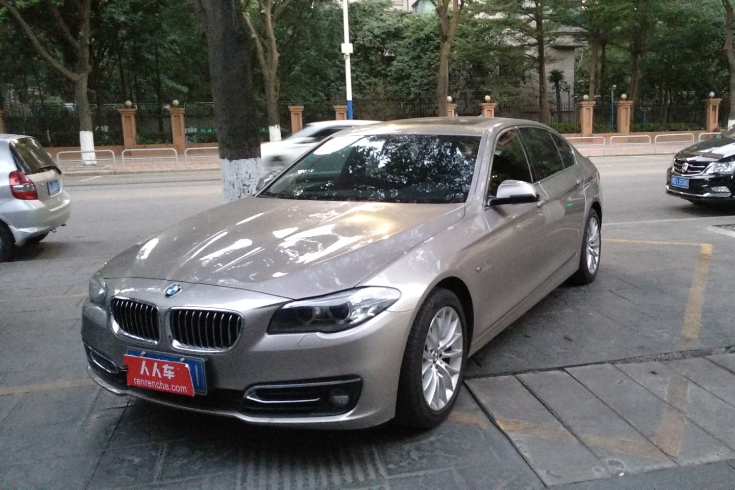 宝马-5系 2014款 525li 豪华设计套装