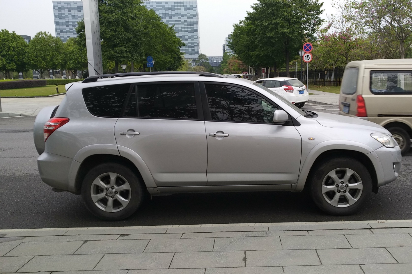 丰田-rav4荣放 2009款 2.4l 自动豪华版