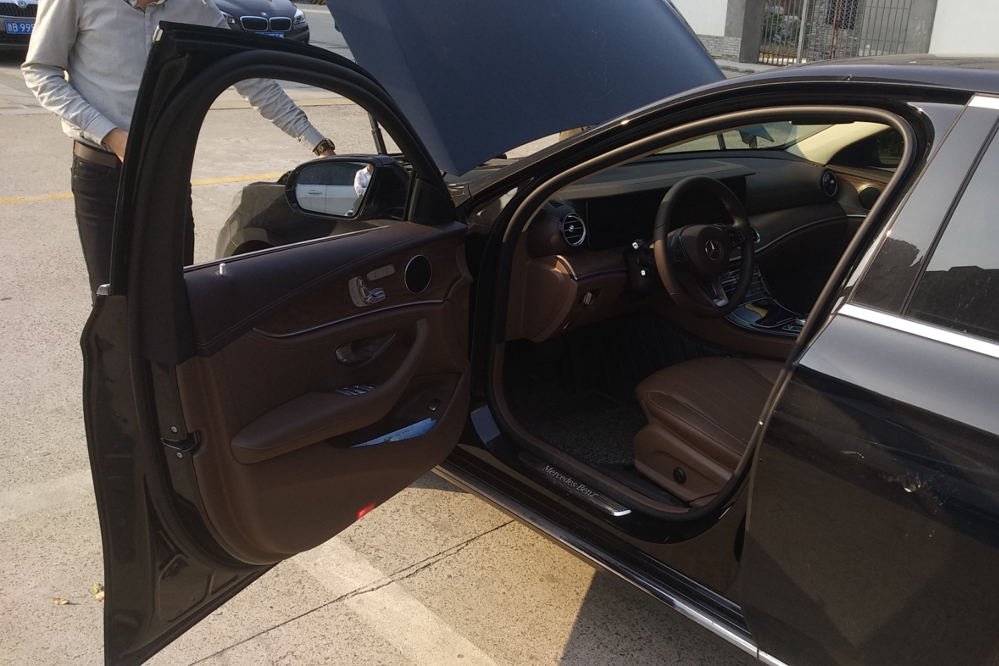 奔驰-e级 2017款 e 300 l 豪华型