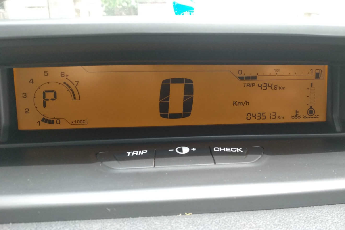 雪铁龙-世嘉 2012款 三厢 1.6l 自动品尚型