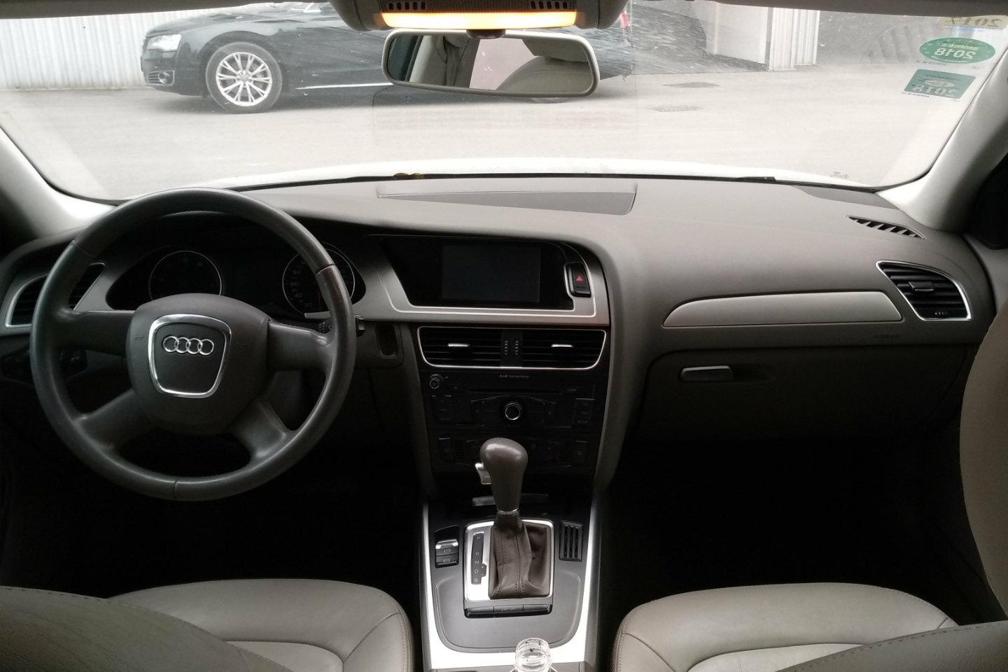 奥迪-a4l 2010款 2.0 tfsi 标准型