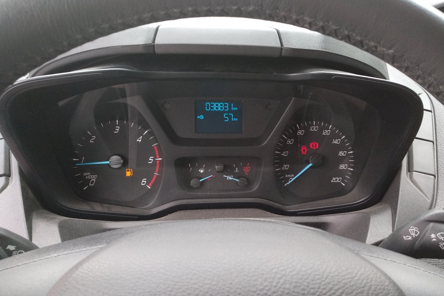 福特-全顺 2017款 2.0t柴油多功能商用车中轴中顶