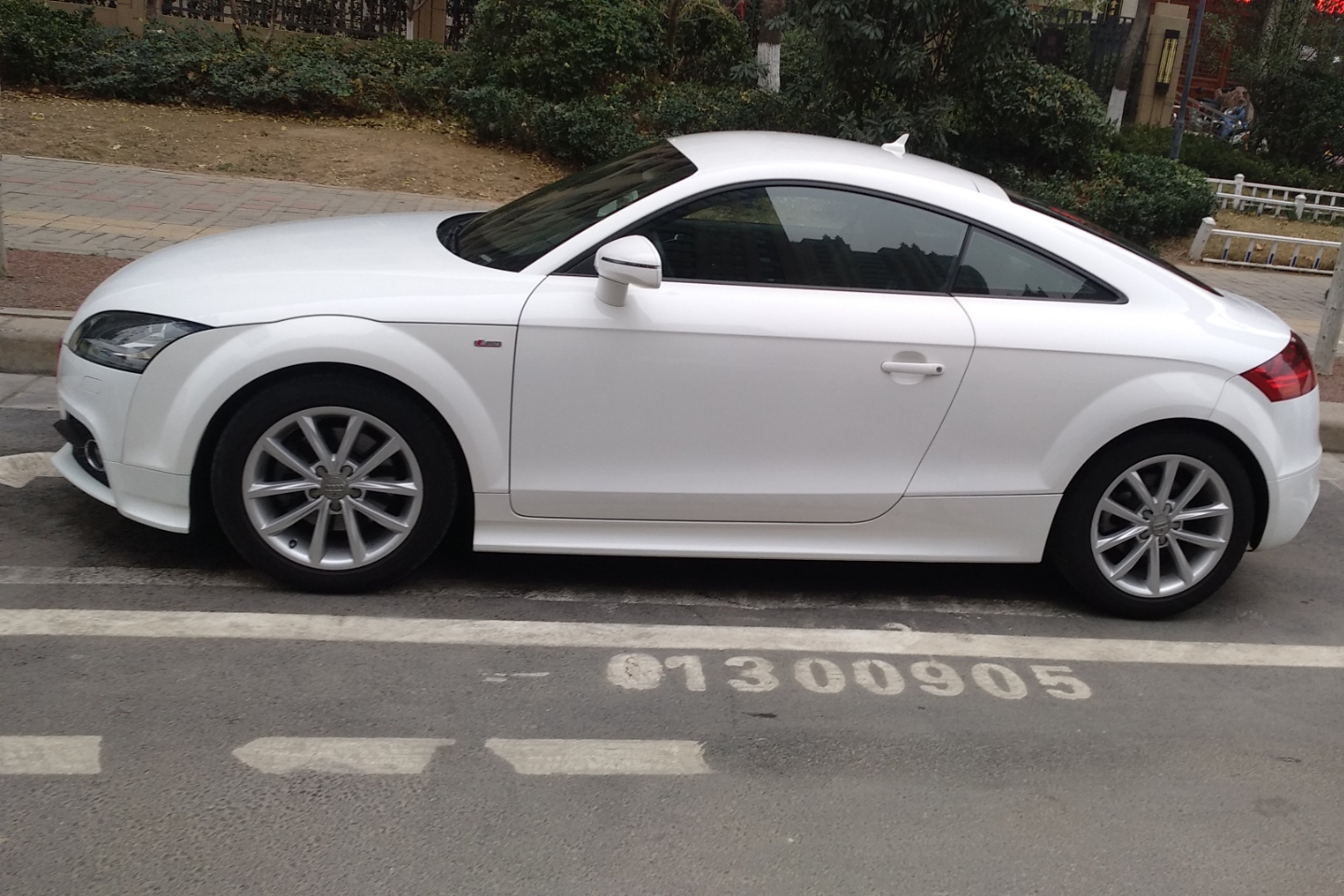 奥迪-奥迪tt 2013款 tt coupe 45 tfsi 白色经典版