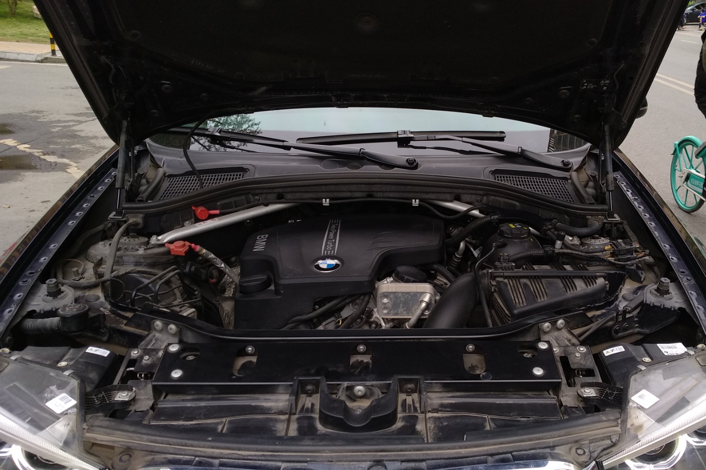 了日常行驶的舒适性动力方面,宝马x4顶配版搭载20t 252马力 l4发动机