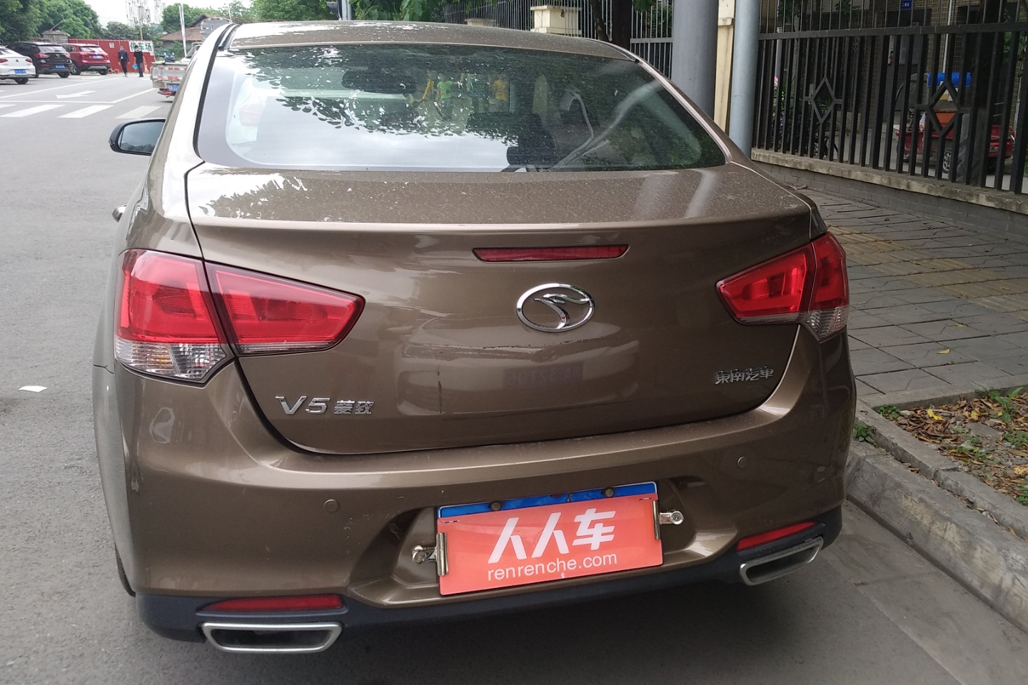 东南-v5菱致 2015款 plus 1.5t 手动智控型