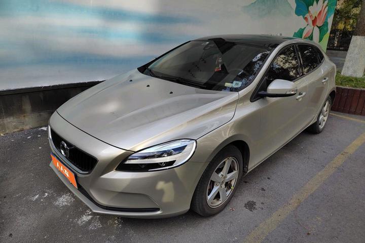 沃尔沃-沃尔沃V40 2018款 T3 智尚版