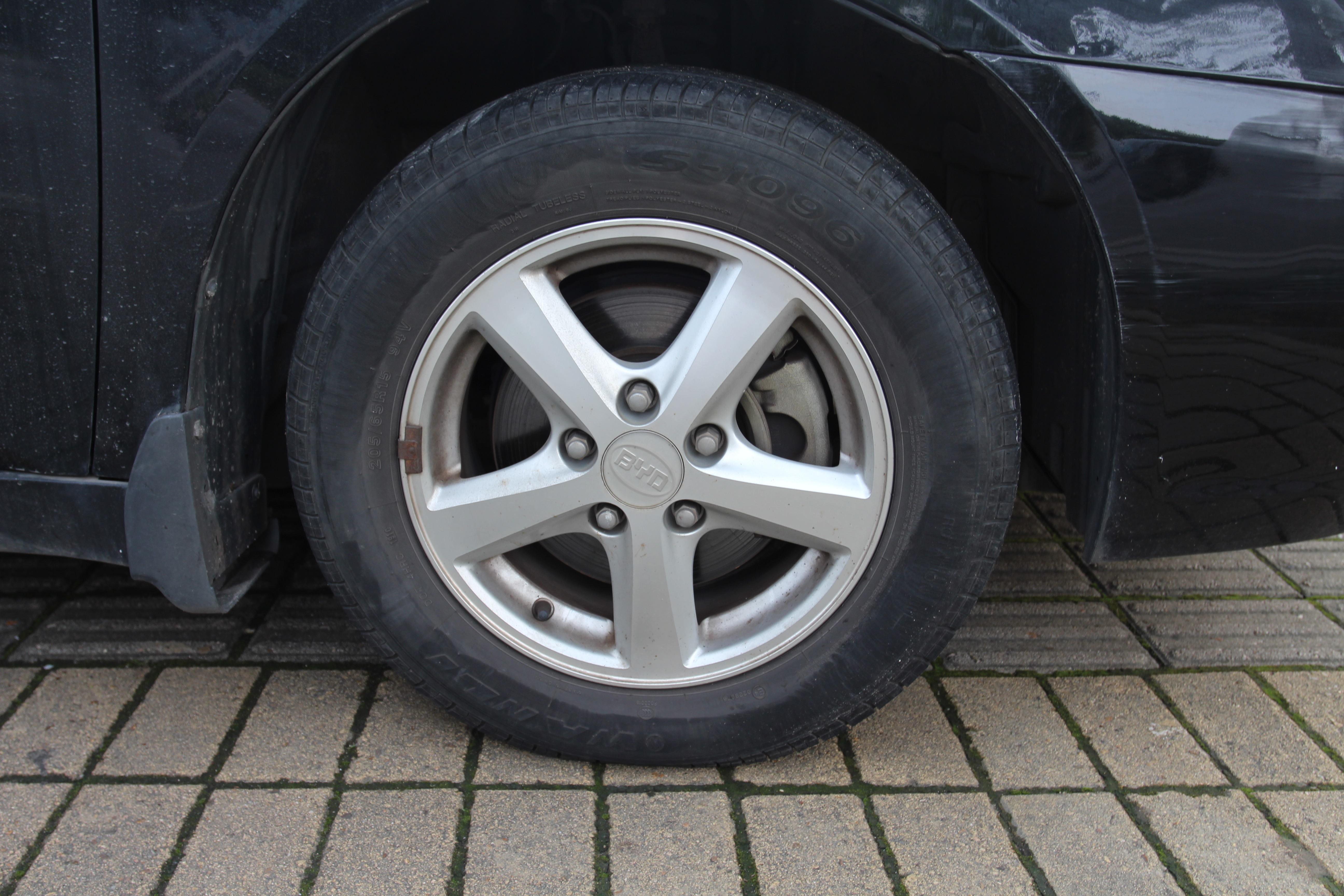 比亚迪-f6 2010款 黄金版 2.4l 自动尊贵型