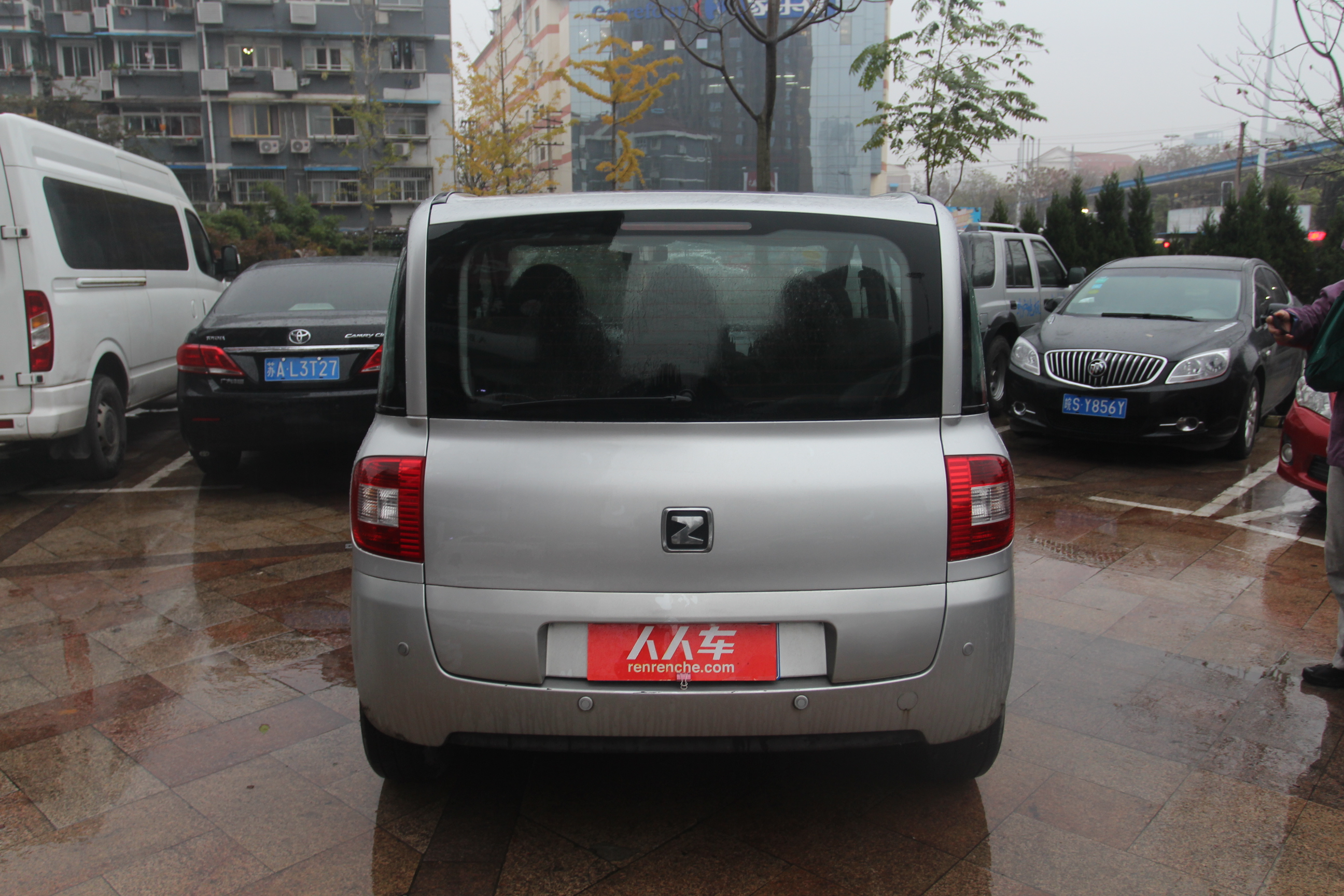 外观内饰极新 车主:曹先生 | 公司职员 地址:挹江门 这辆众泰m300商务