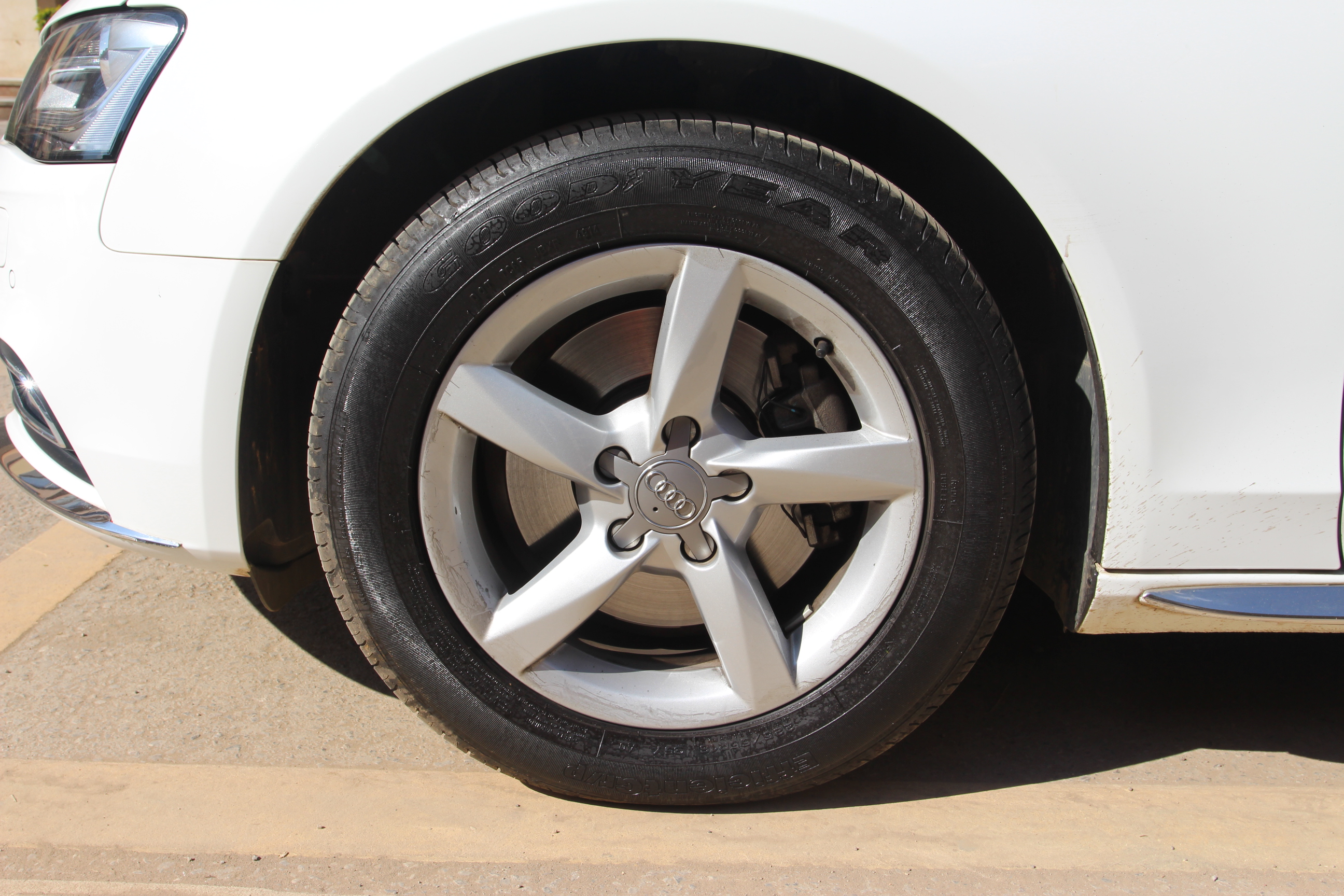 95万公里_奥迪a4l 2015款 35 tfsi 自动标准型_奥迪a4l二手车-人人车