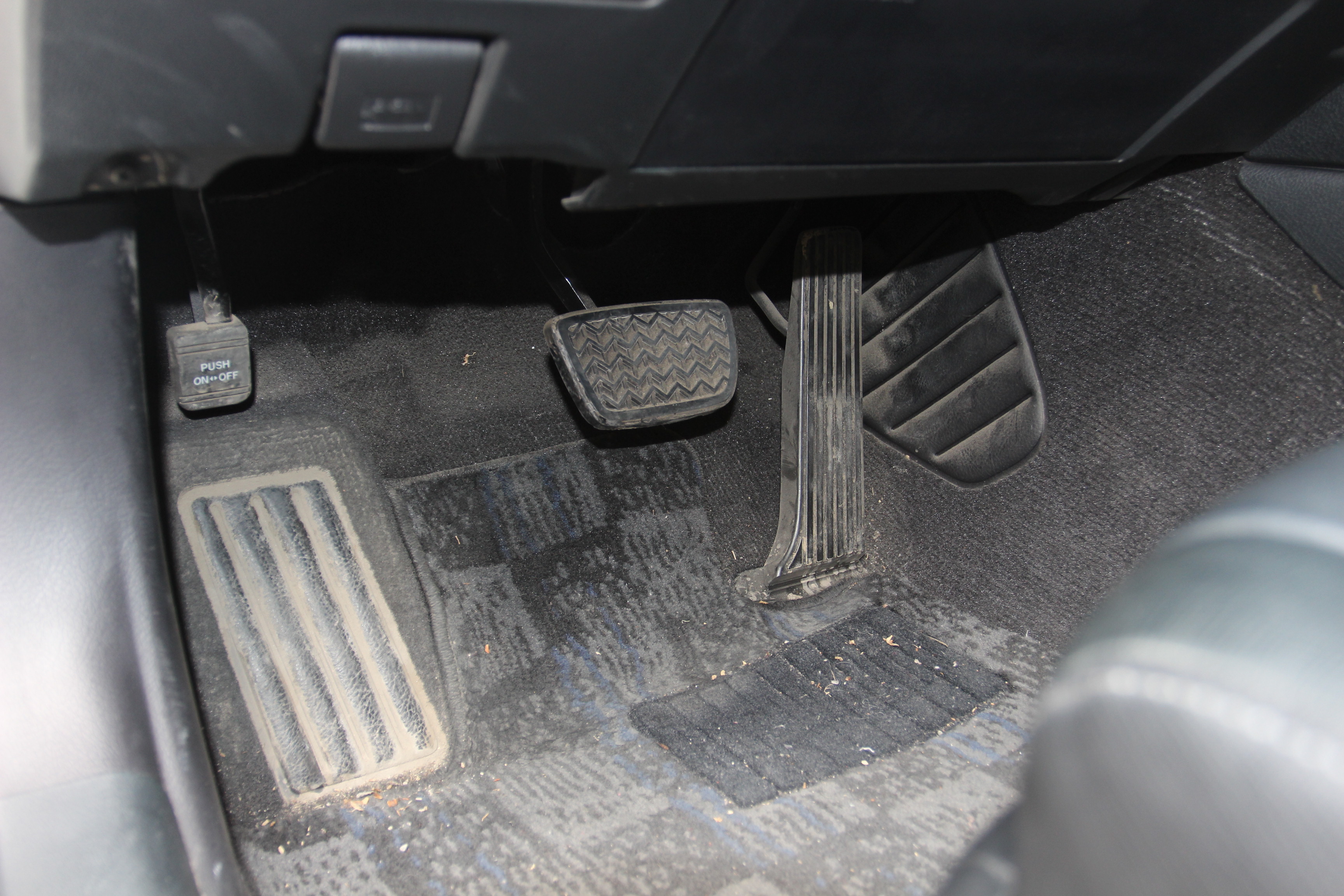 吊车油门踏板接线图