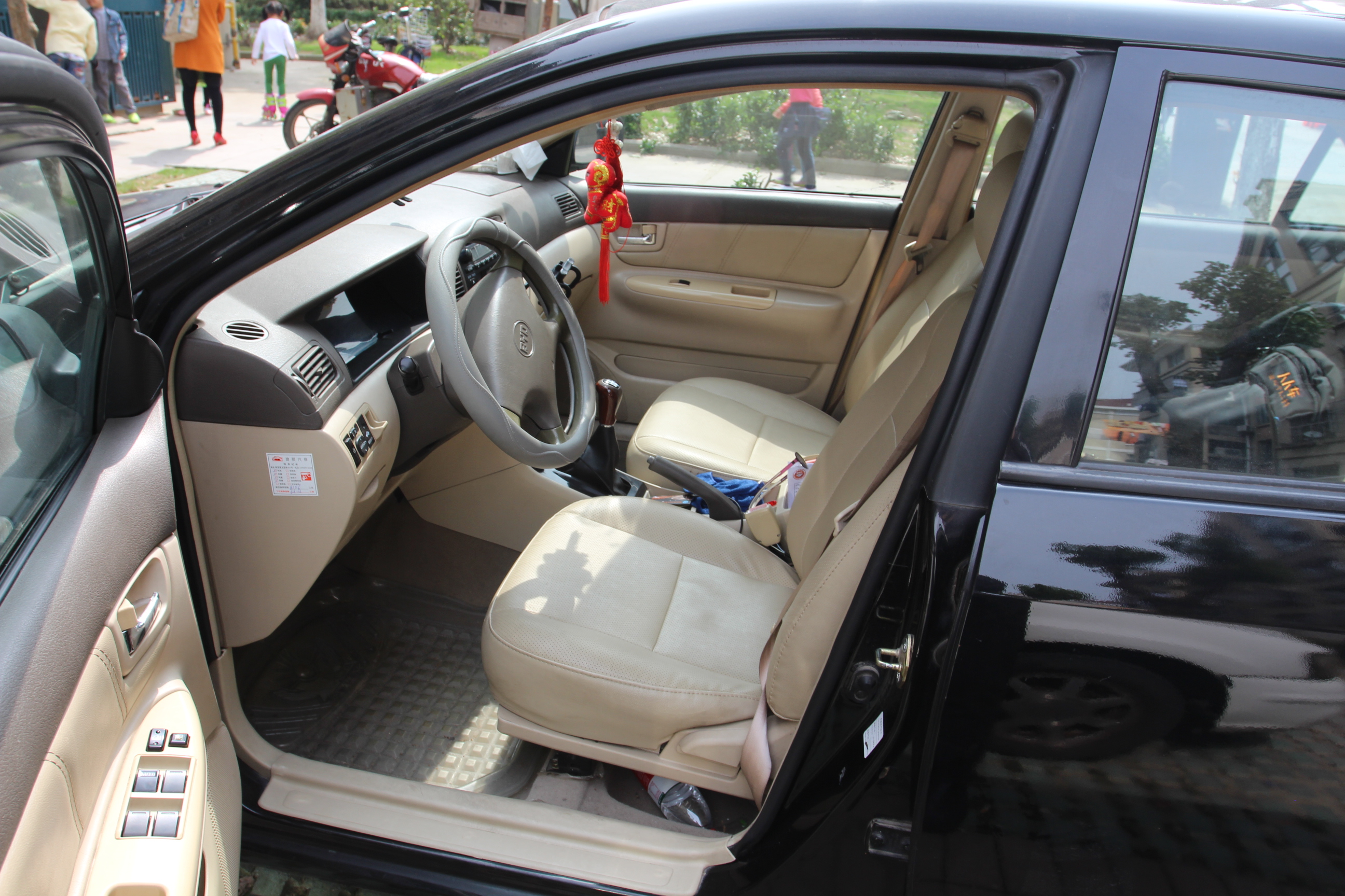 比亚迪-f3 2009款 1.5l 智能白金版标准型gl-i