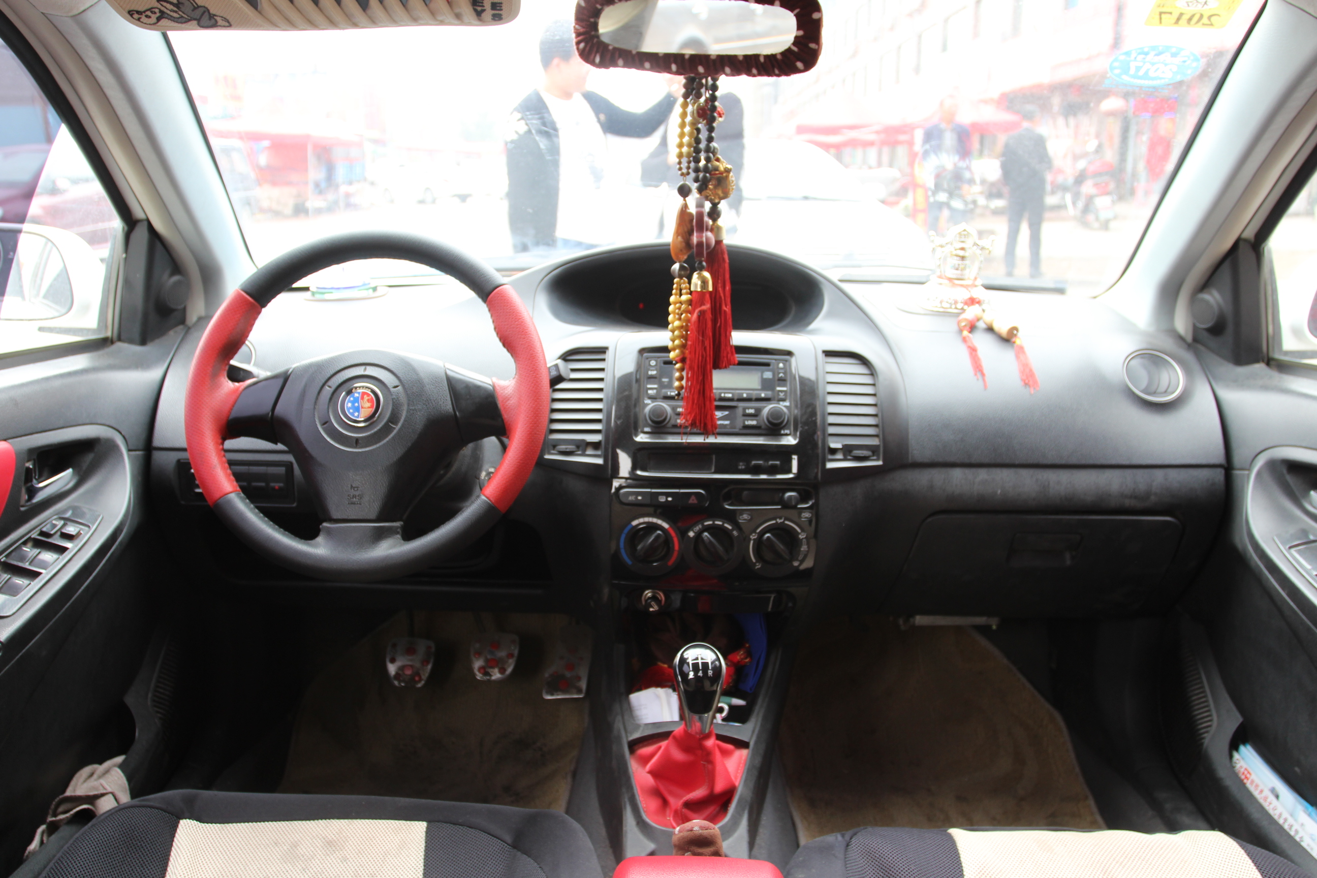 吉利汽车-金鹰 2010款 cross 1.5l 手动标准型