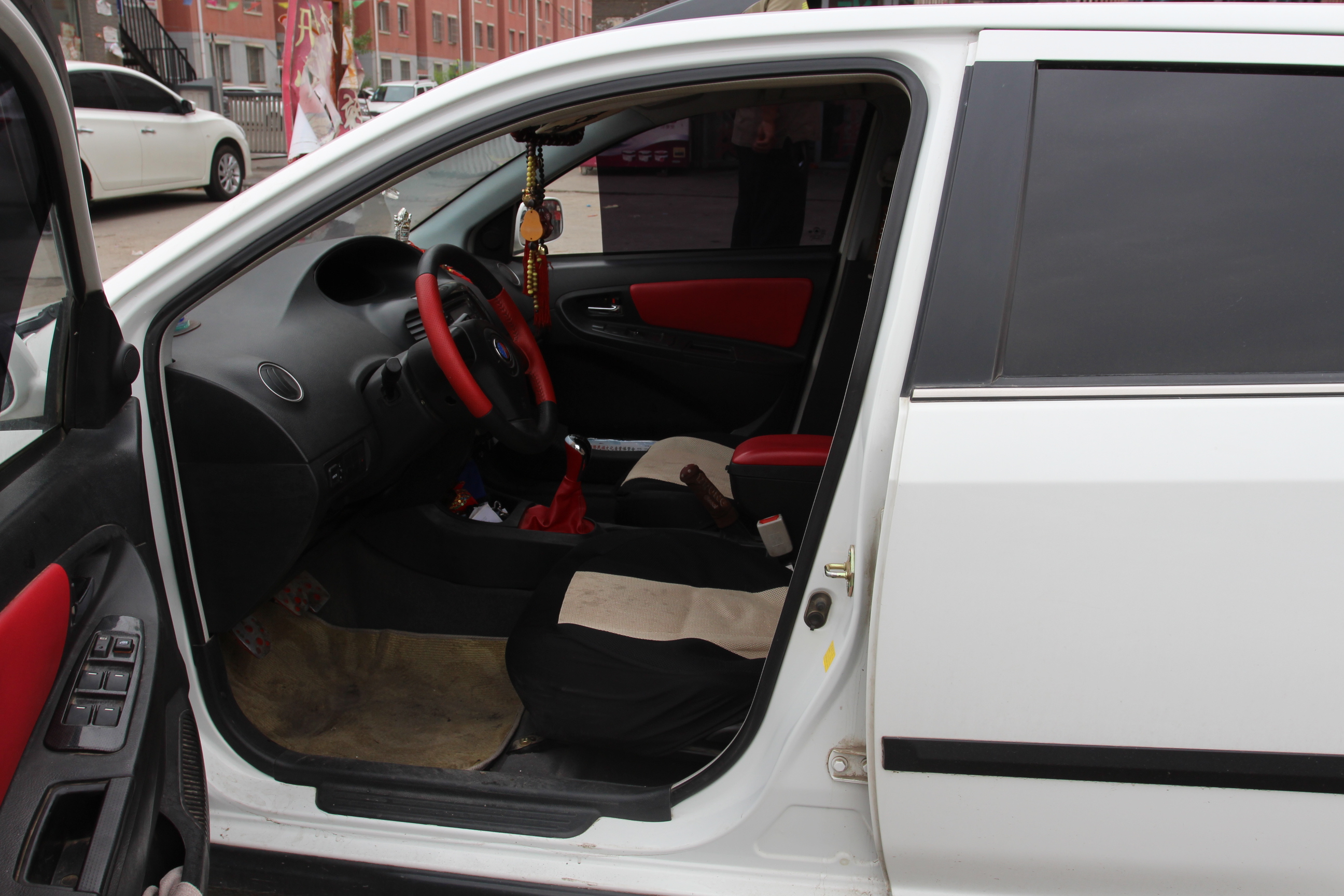 吉利汽车-金鹰 2010款 cross 1.5l 手动标准型