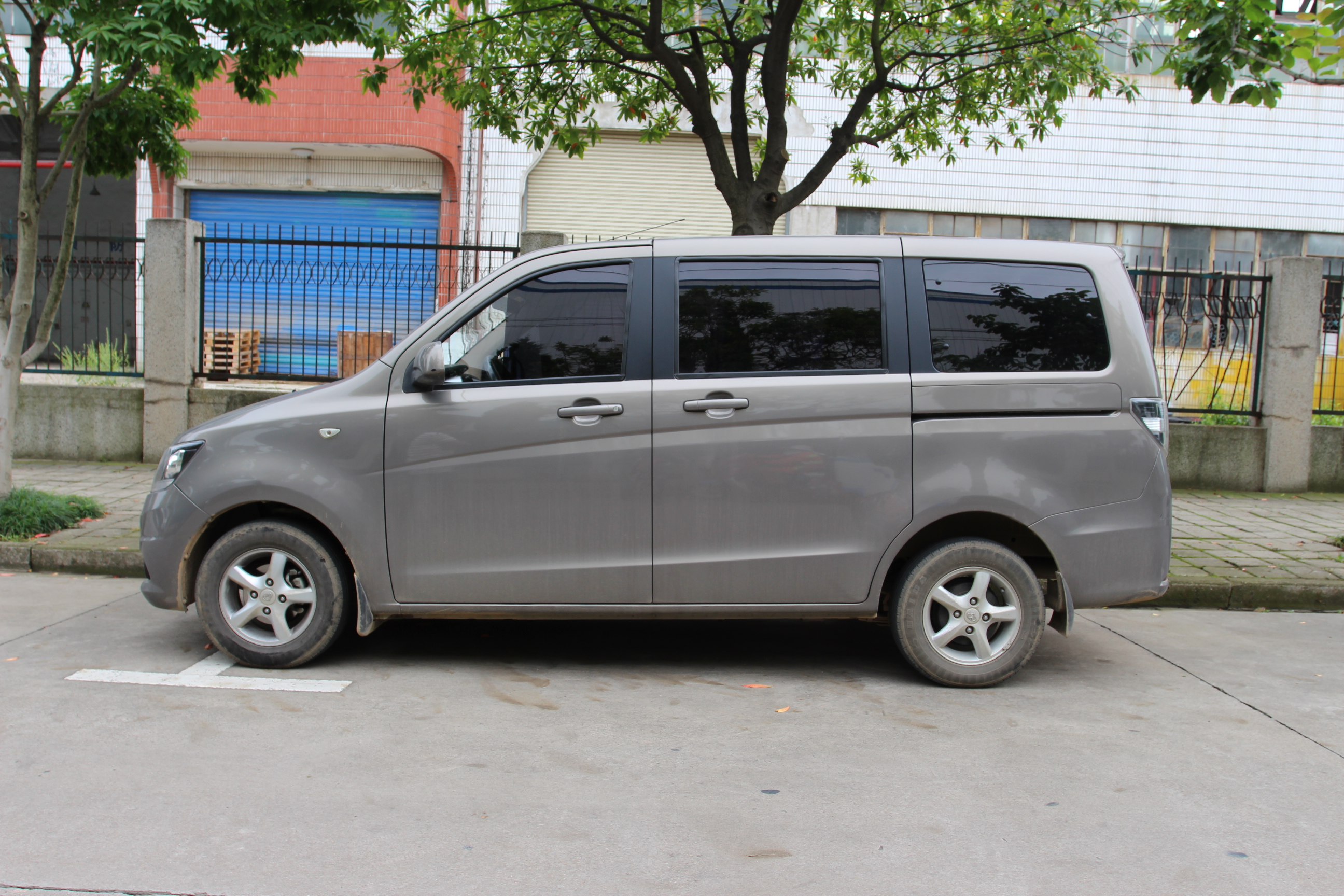 99万_3年_4.19万公里_欧诺 2012款 1.3l标准型_欧诺二手车-人人车