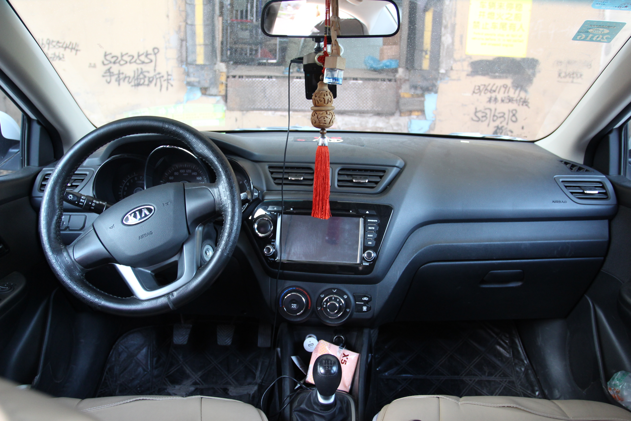 起亚-k2 2012款 三厢 1.4l mt gls纪念版