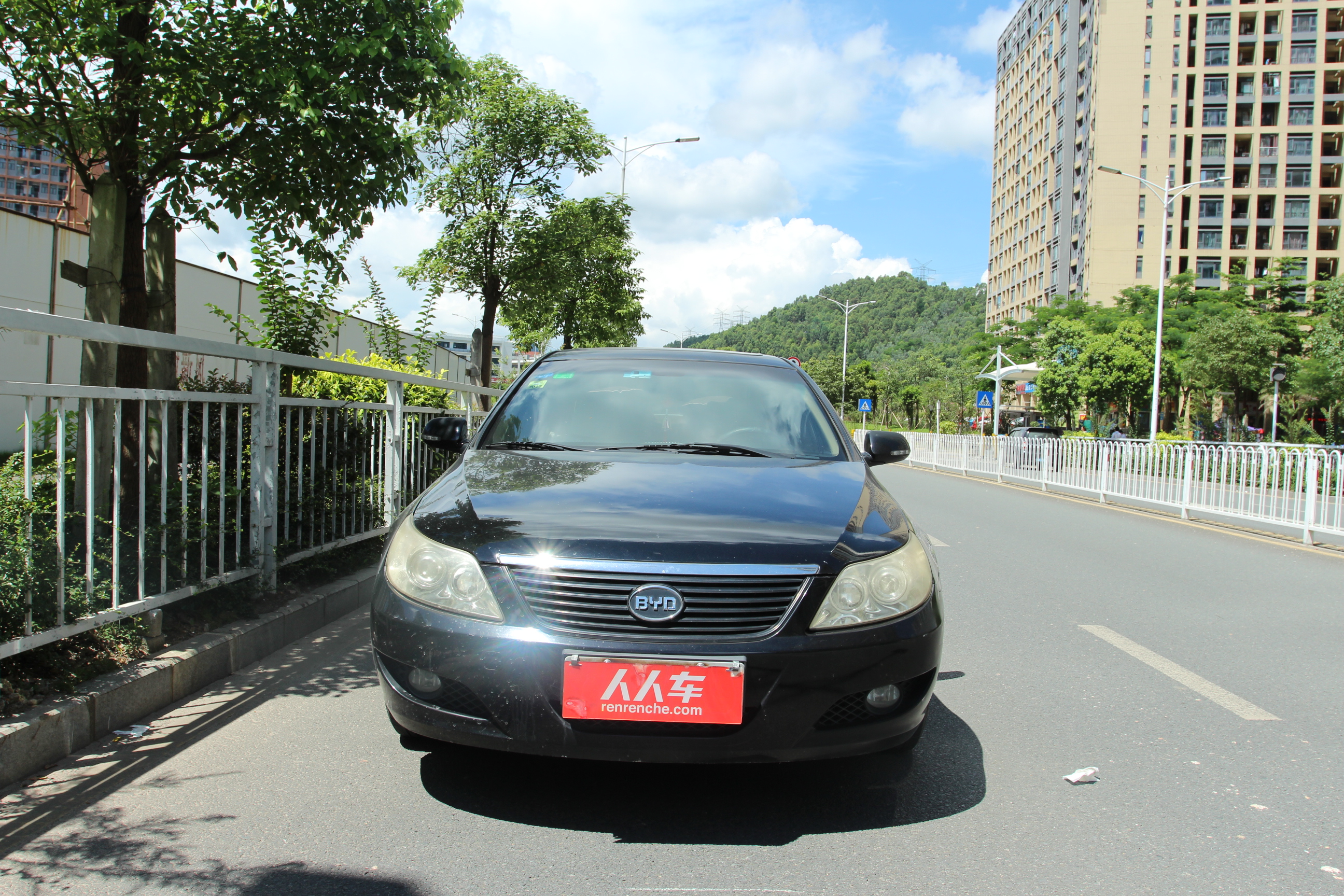 比亚迪-f6 2010款 黄金版 2.0l 手动尊贵型