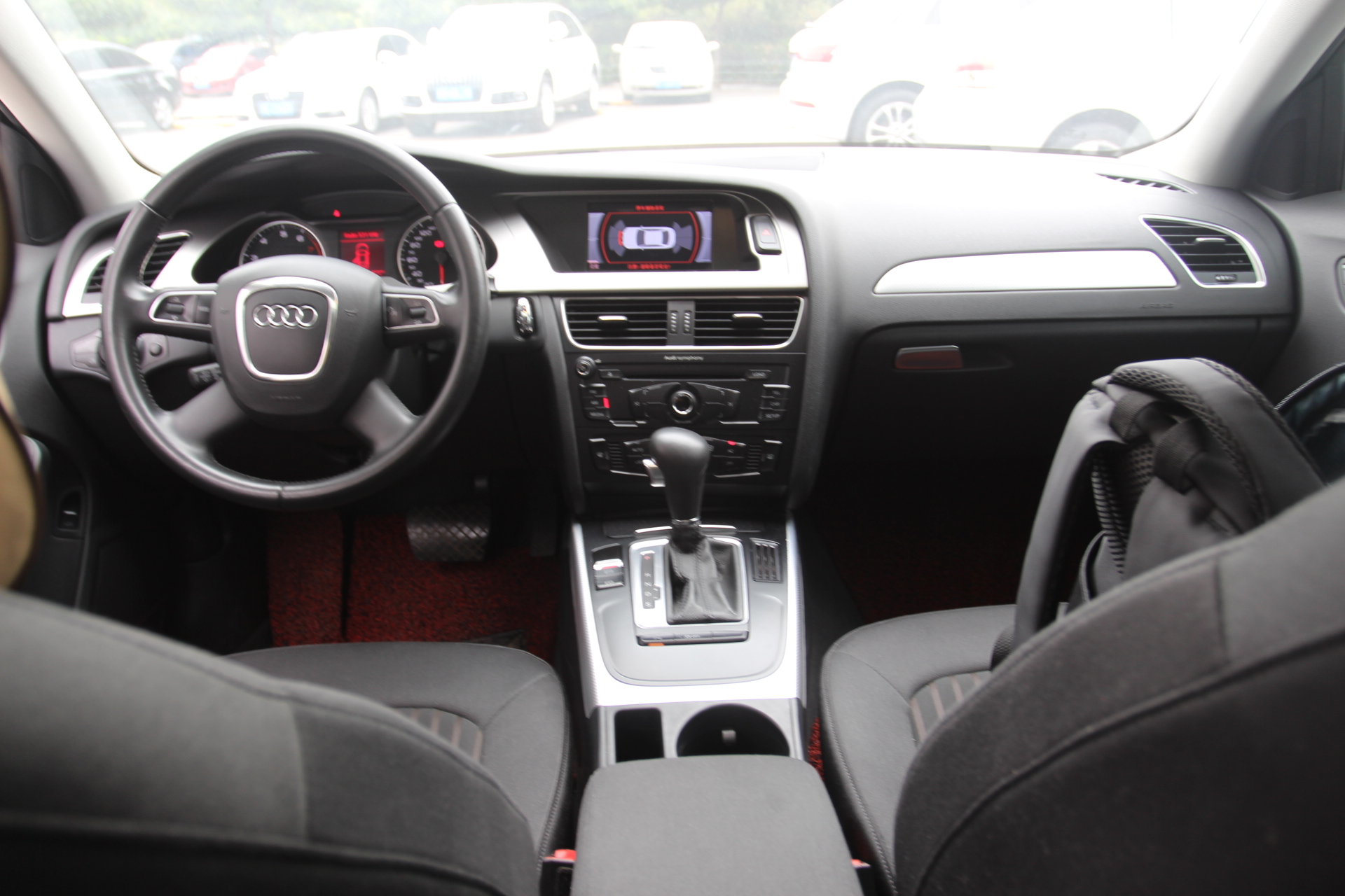 奥迪-a4l 2012款 2.0 tfsi 自动标准型