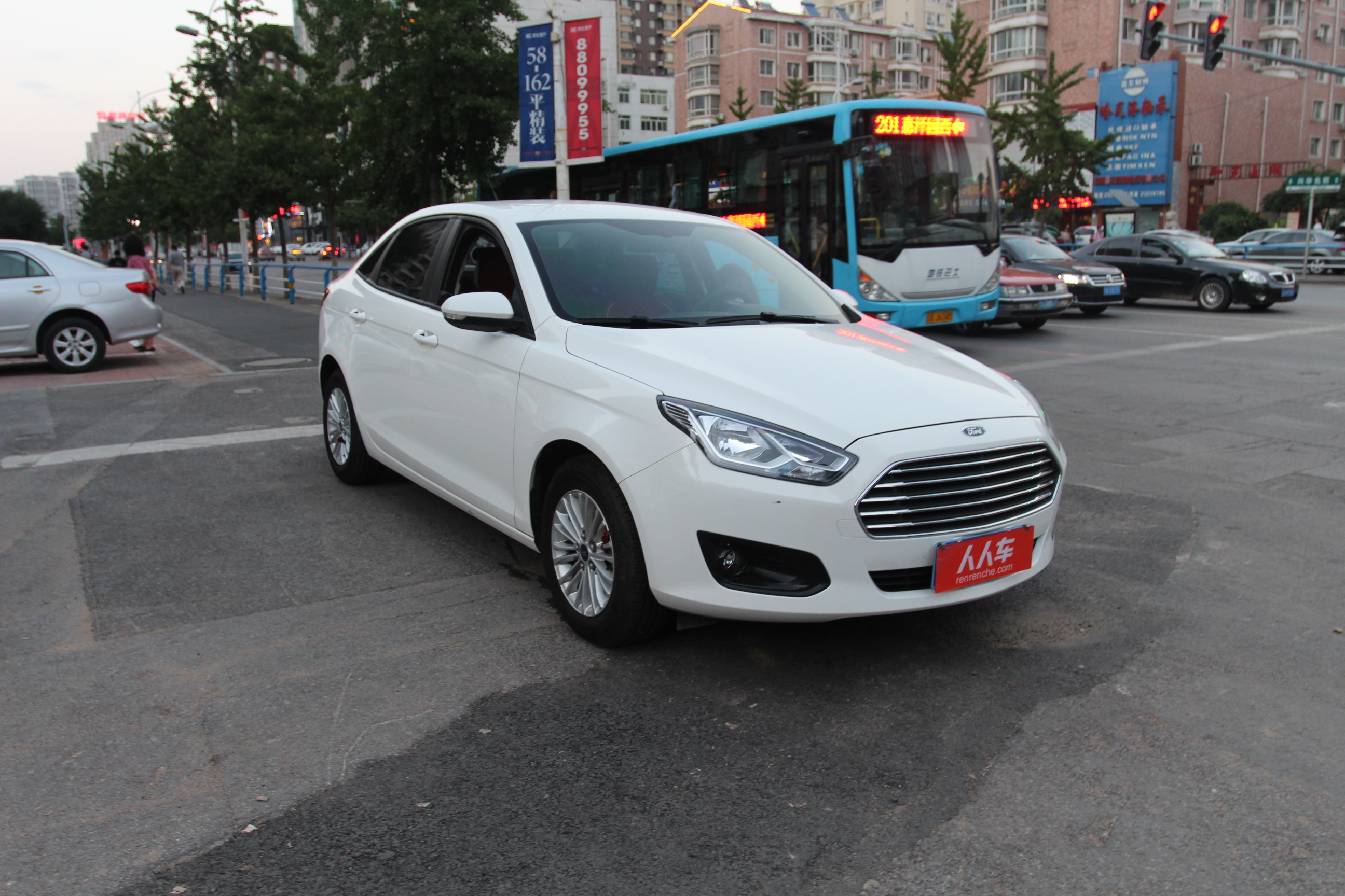 福特-福睿斯 2015款 1.5l 自动舒适型