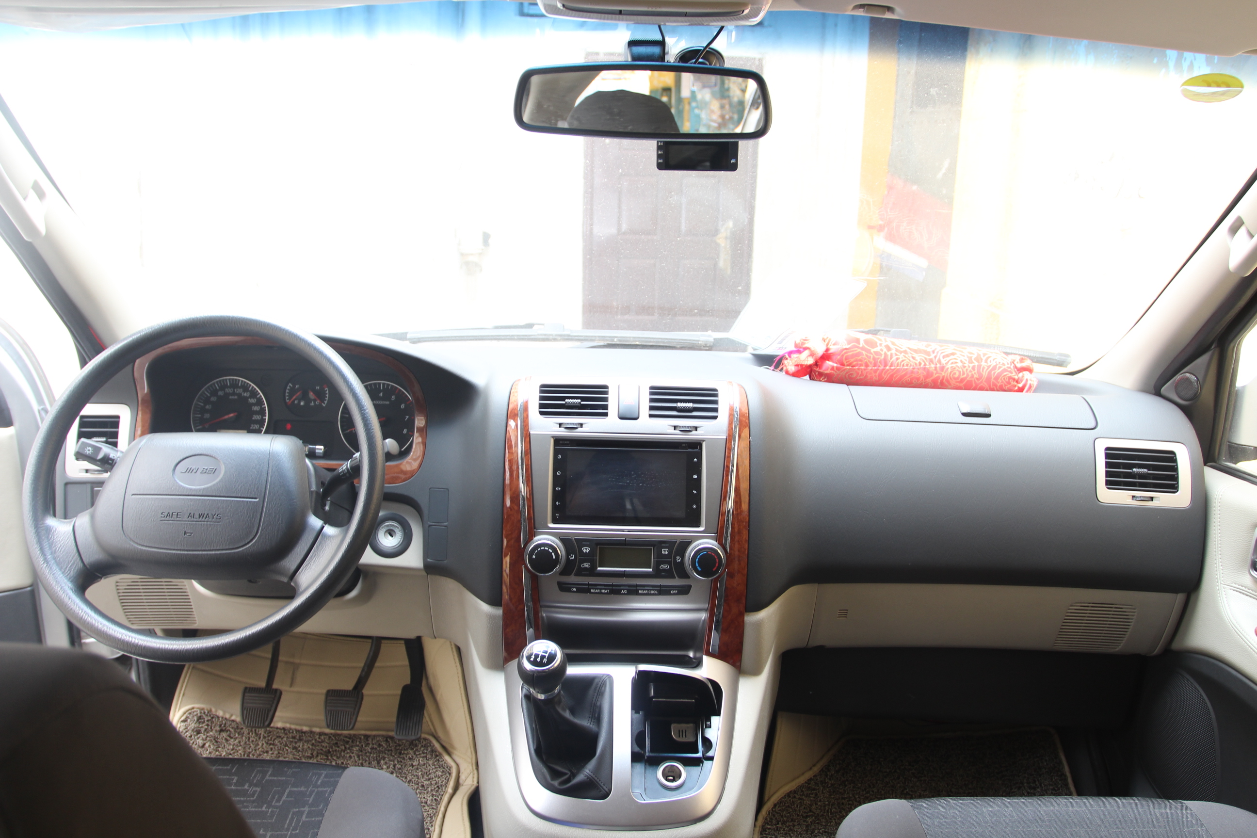 金杯-阁瑞斯 2015款 2.0l 经典版 标准型加长9座