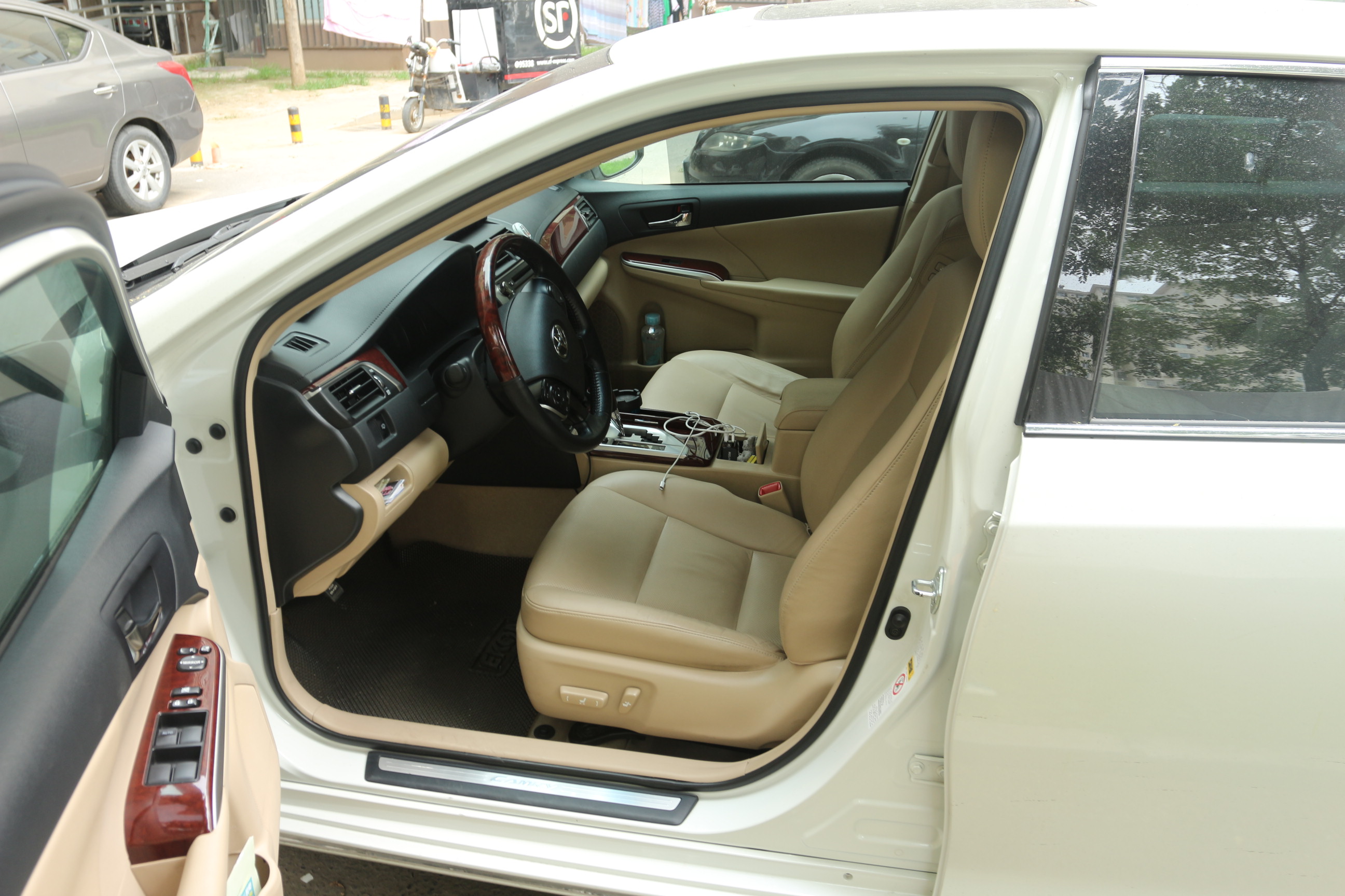 丰田-凯美瑞 2012款 2.5g 豪华版