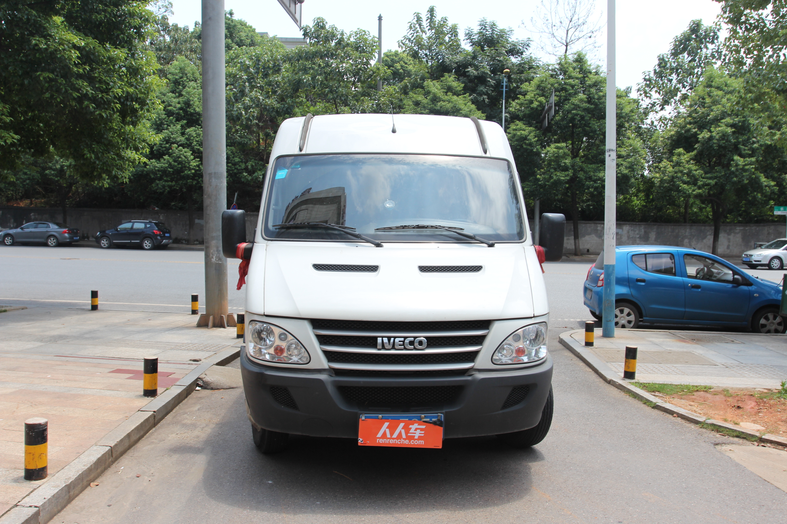 依维柯-宝迪 2013款 2.5t-a37 客货两用低顶