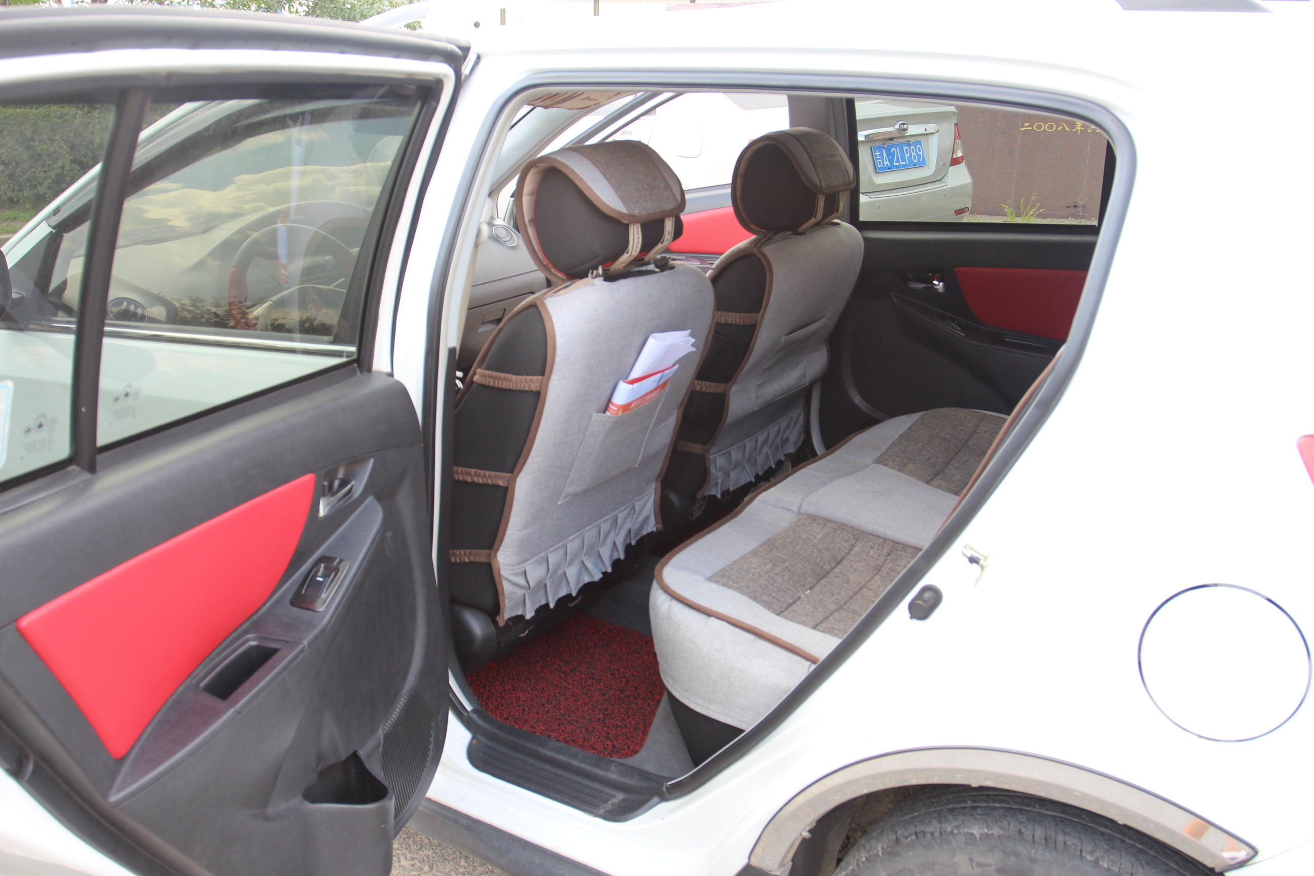 吉利汽车-金鹰 2010款 cross 1.5l 手动标准型