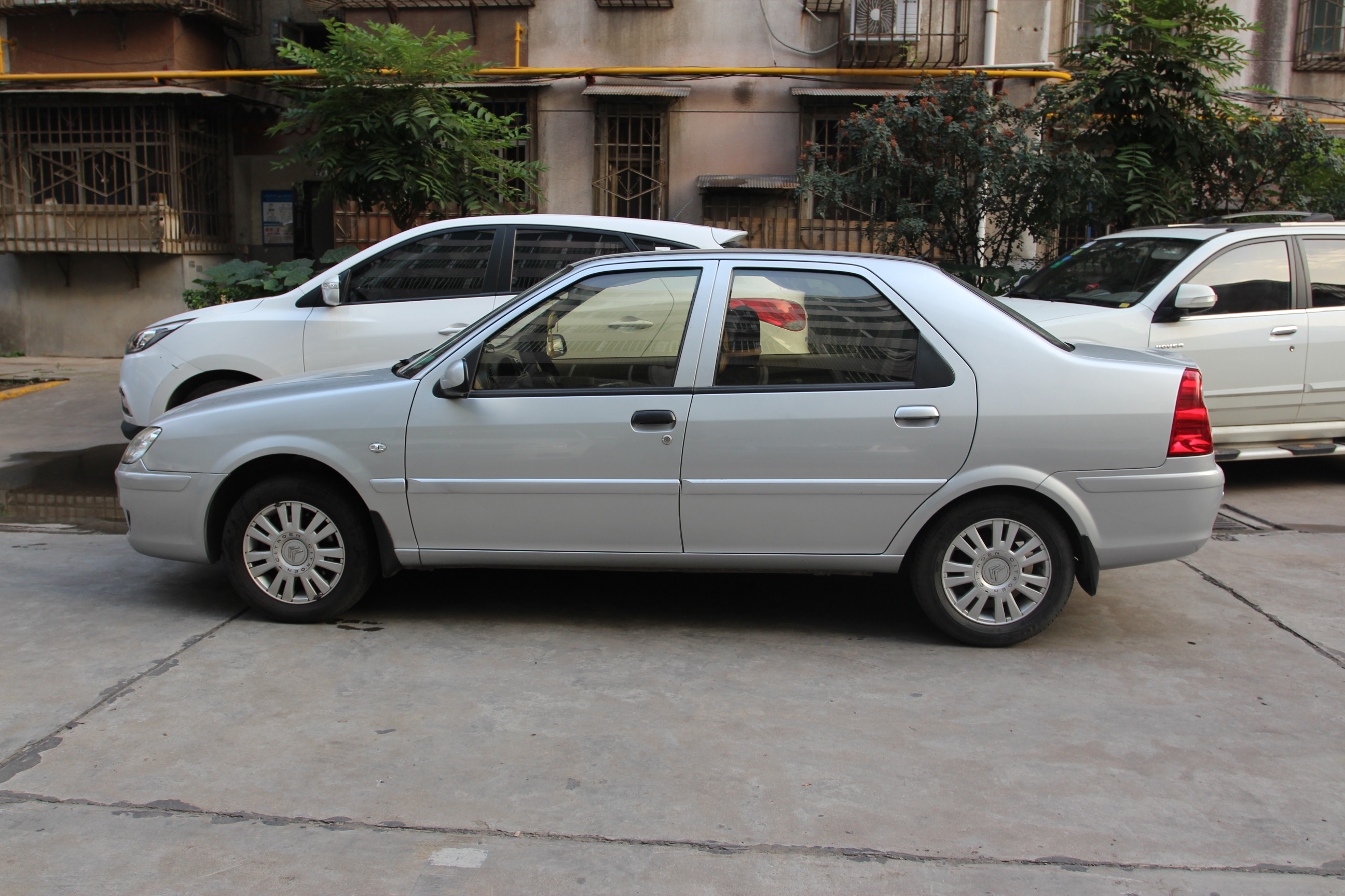 雪铁龙-爱丽舍 2010款 三厢 1.6l 手动科技型