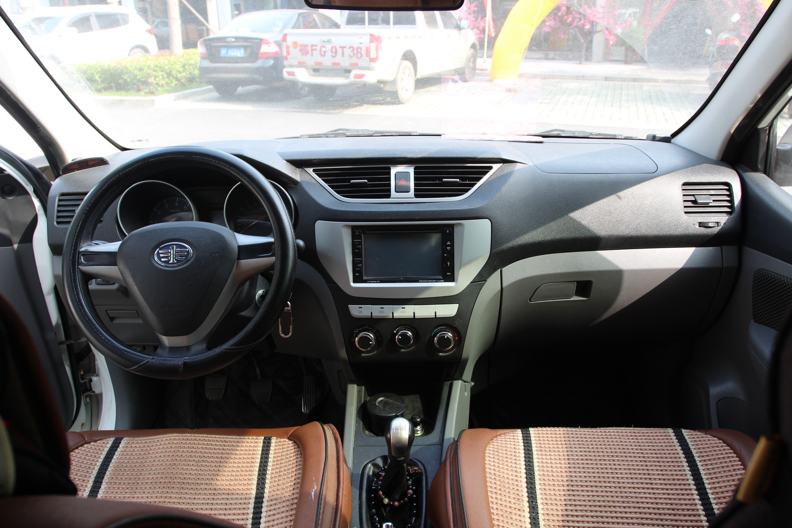 一汽-森雅s80 2014款 1.5l 手动5座经典版