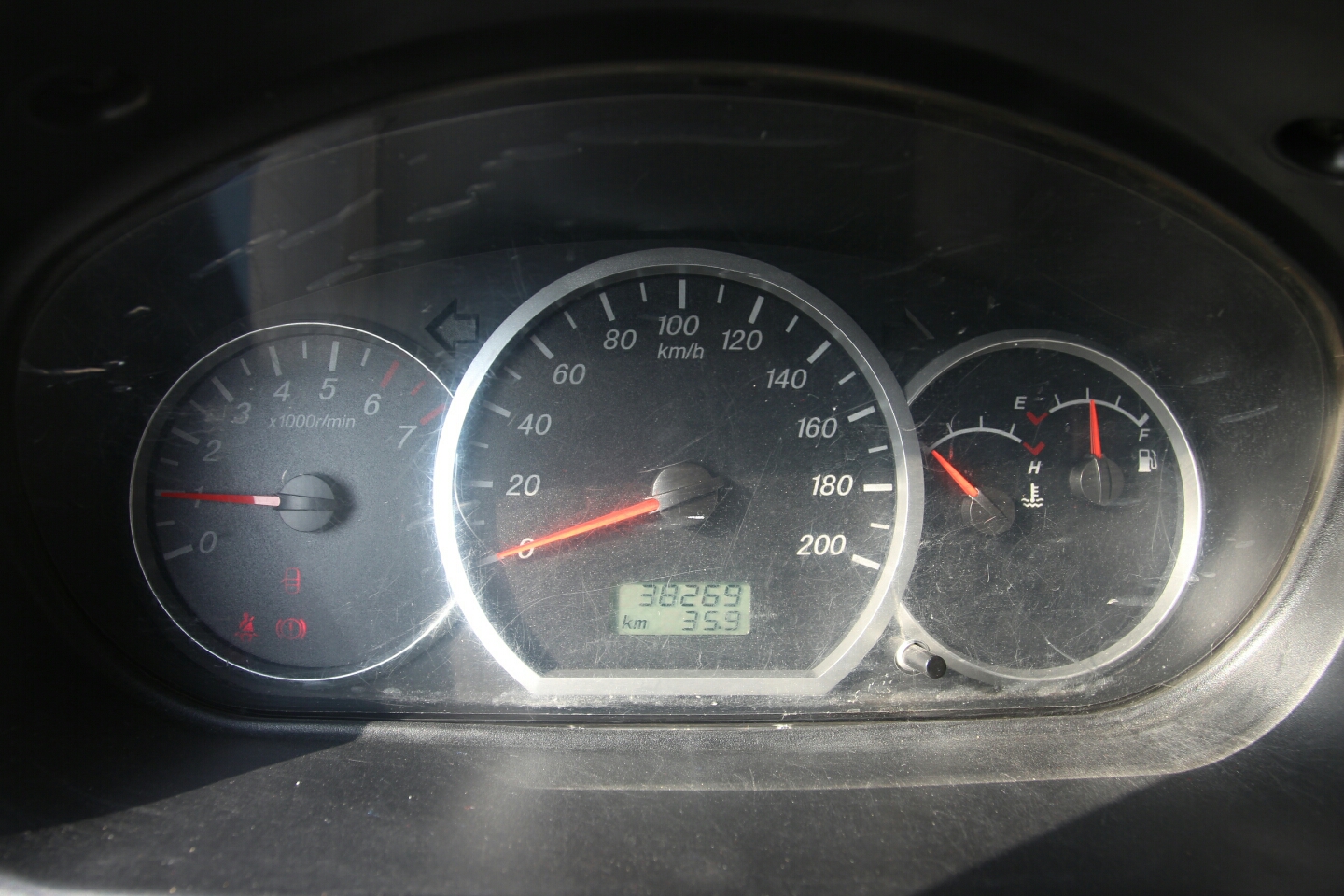 仪表盘当前3.82万公里