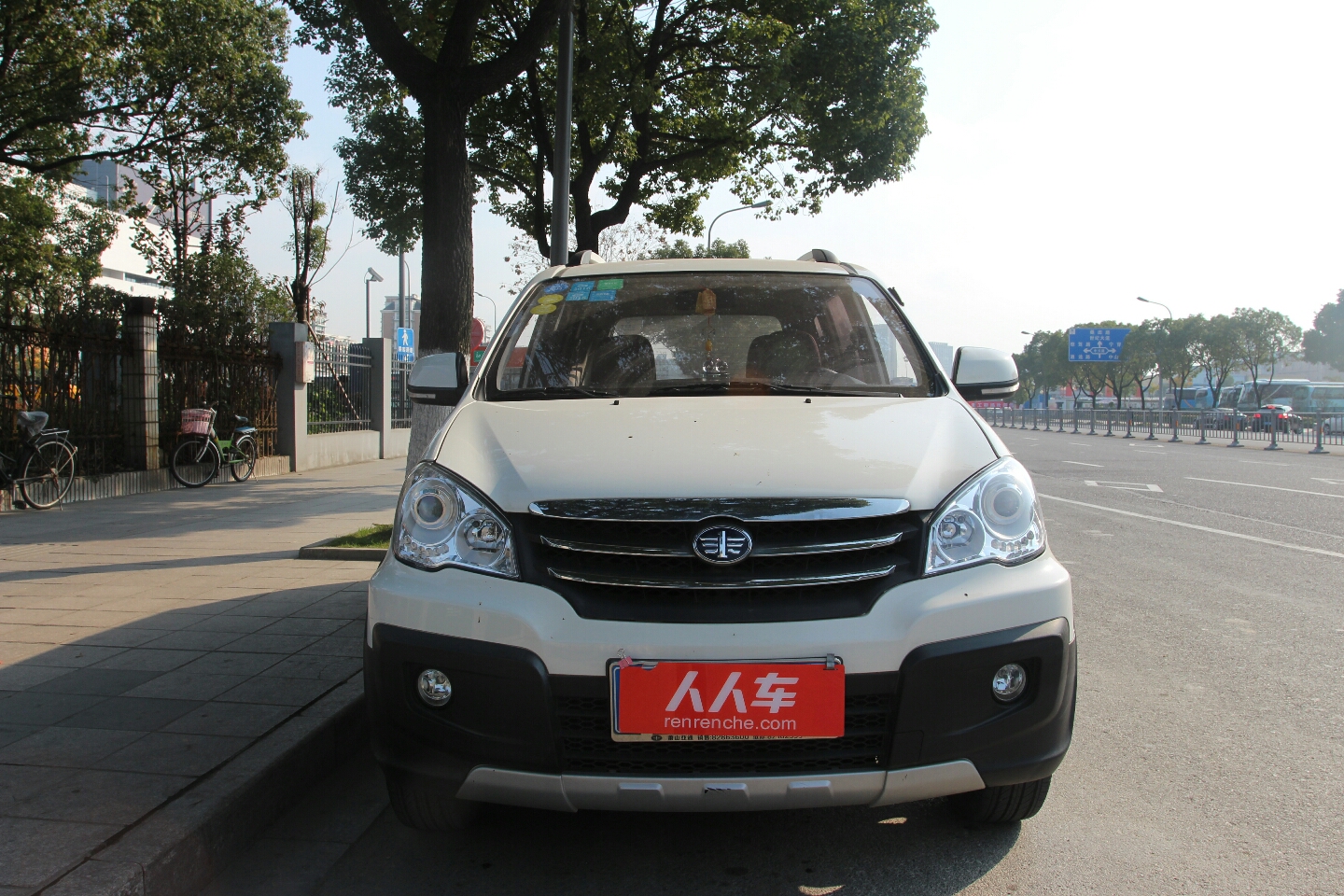 一汽-森雅s80 2013款 1.5l 自动7座时尚豪华型