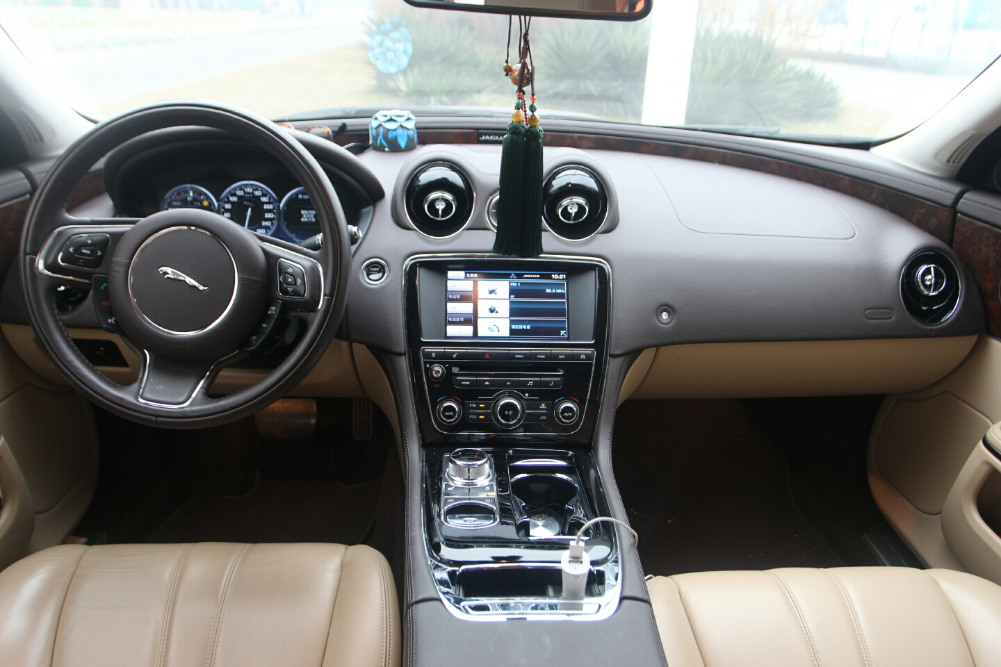 捷豹-xj 2014款 xjl 3.0 sc 四驱全景商务版