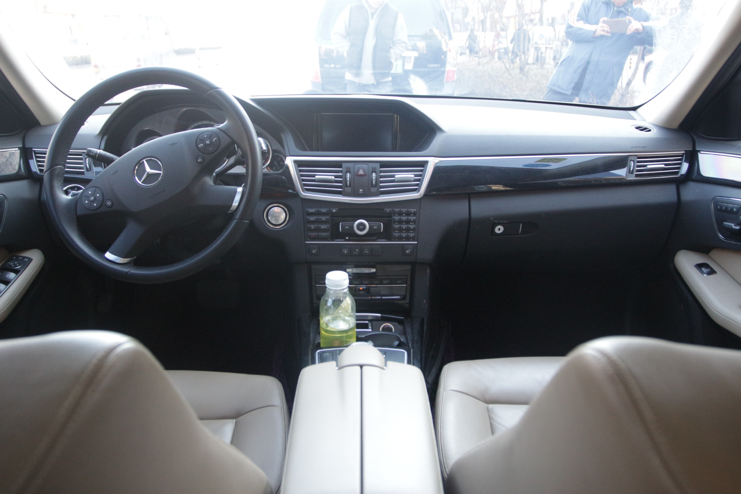 奔驰-e级 2011款 e 300 l 时尚尊贵型