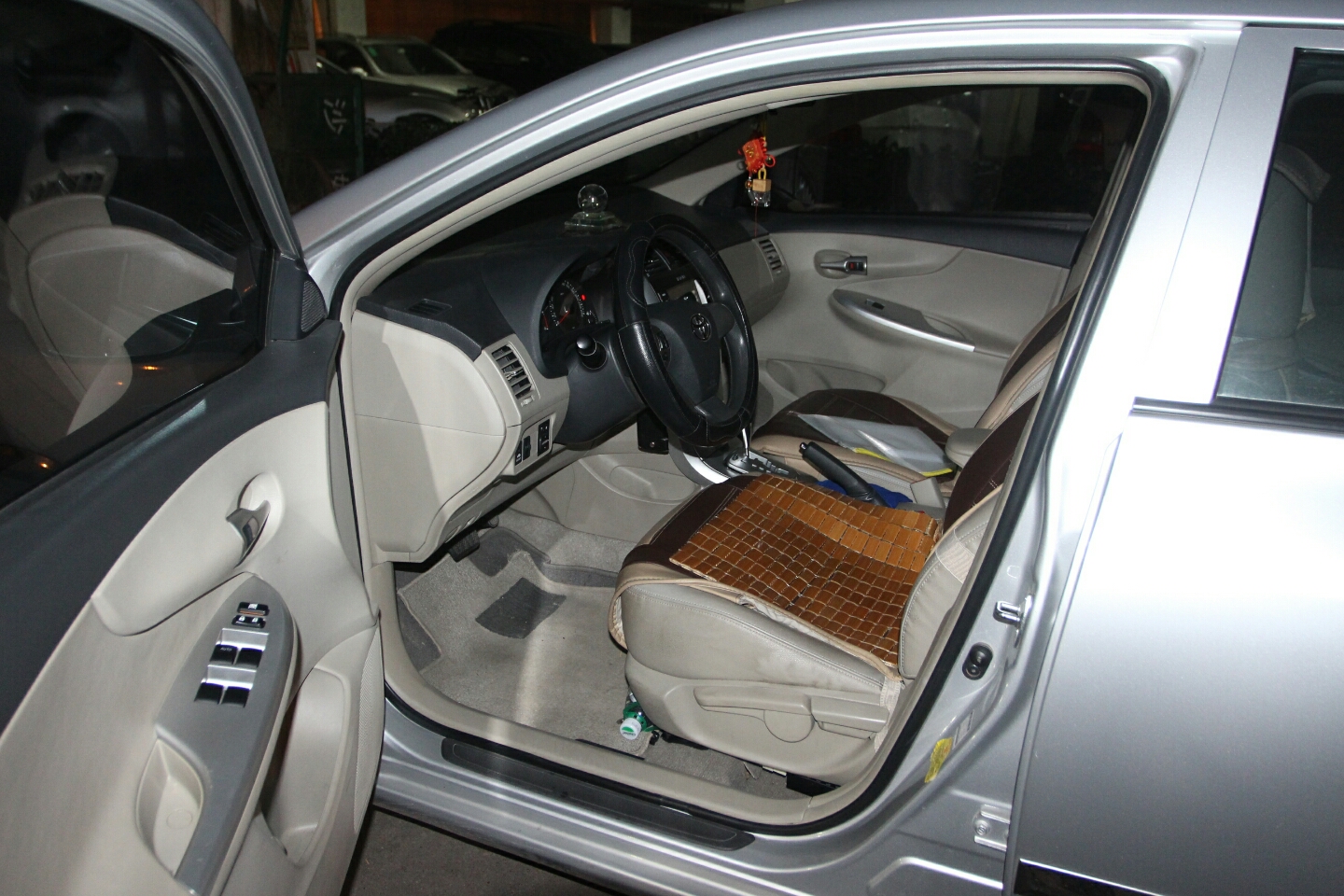 丰田-卡罗拉 2013款 特装版 1.6l 自动炫酷型gl