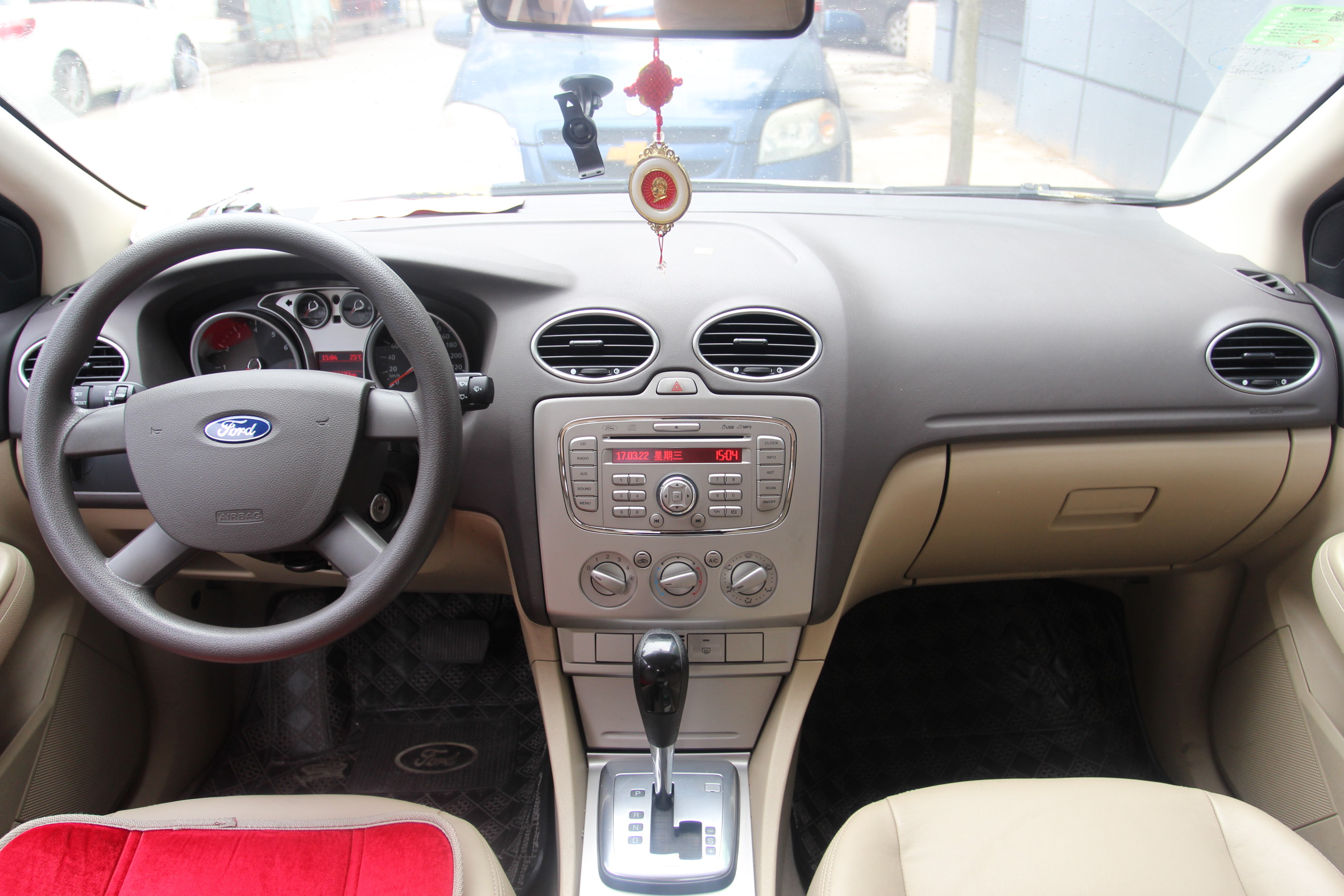 福特-福克斯 2012款 三厢经典 1.8l 自动时尚型