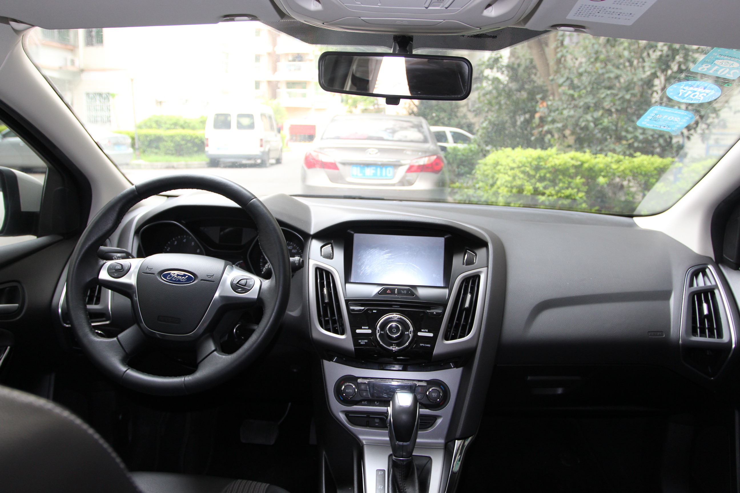 福特-福克斯 2012款 两厢 1.6l 自动风尚型