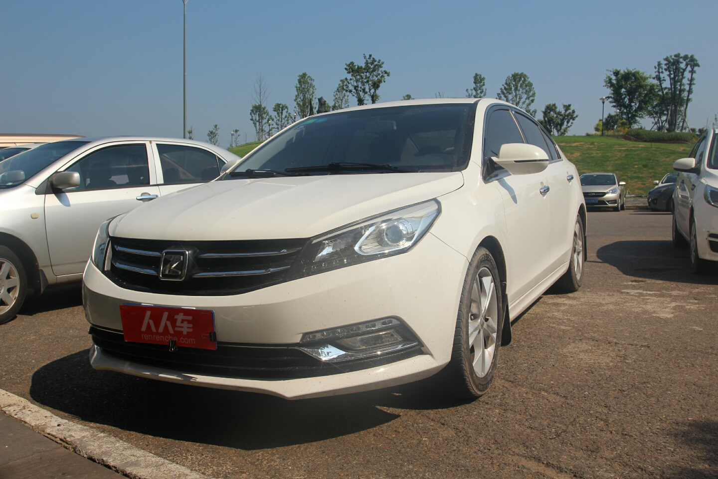 众泰-z500 2015款 1.5t 手动尊贵型