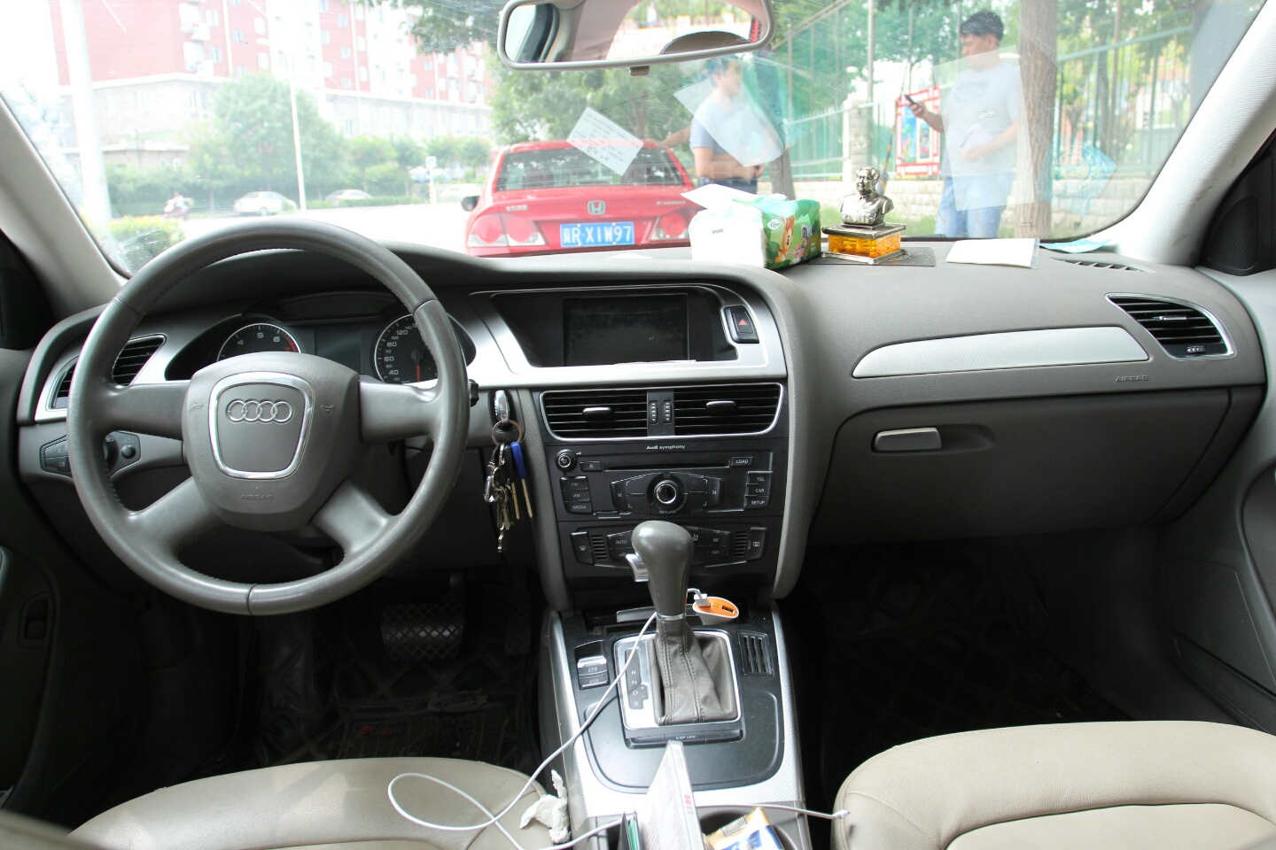 奧迪-a4l 2010款 2.0 tfsi 標準型