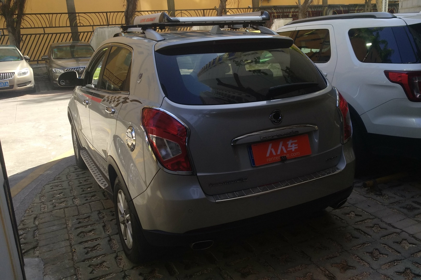 双龙-柯兰多 2014款 2.0l 汽油两驱自动精英导航版