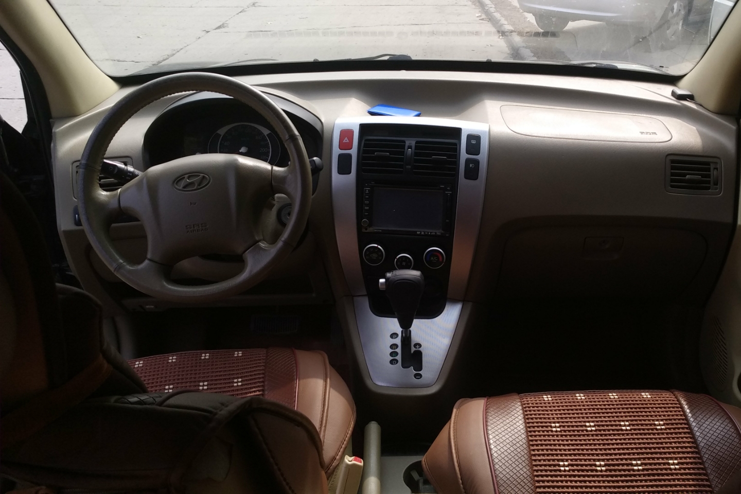 现代-途胜 2009款 2.0l 自动两驱天窗型