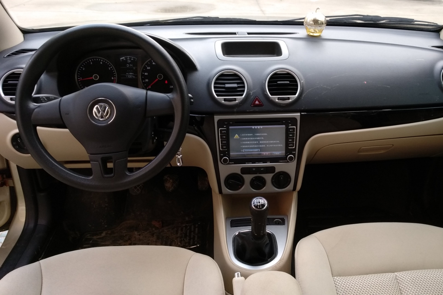 武汉二手朗逸 2013款 经典 1.6l 手动风尚版_6.