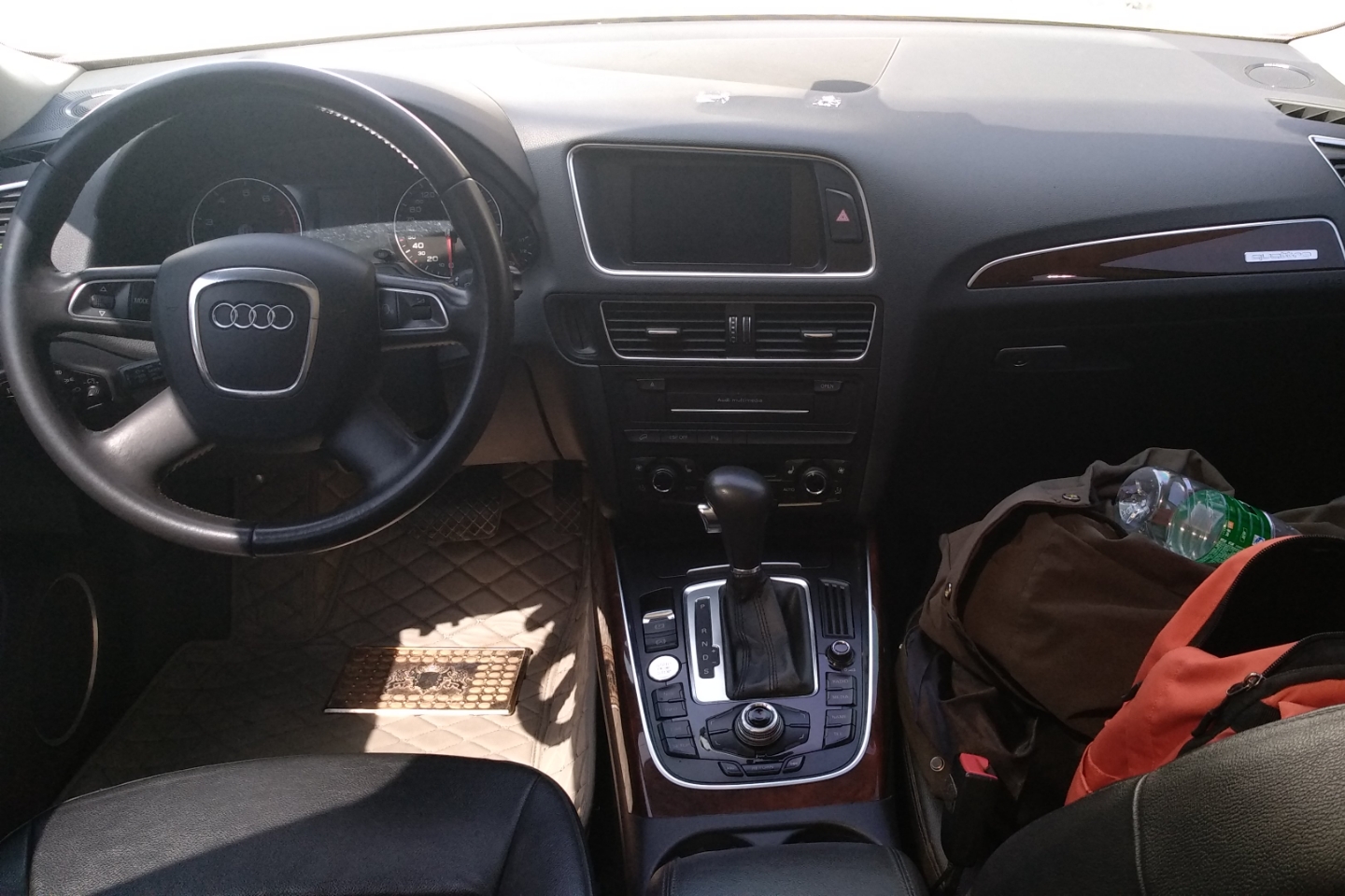 奥迪-q5(进口) 2010款 2.0tfsi 运动版