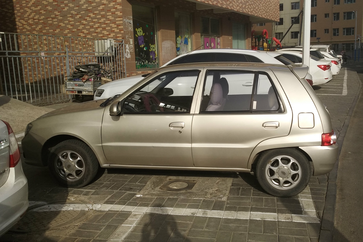 一汽-夏利 2012款 n3 1.0l 两厢实用型