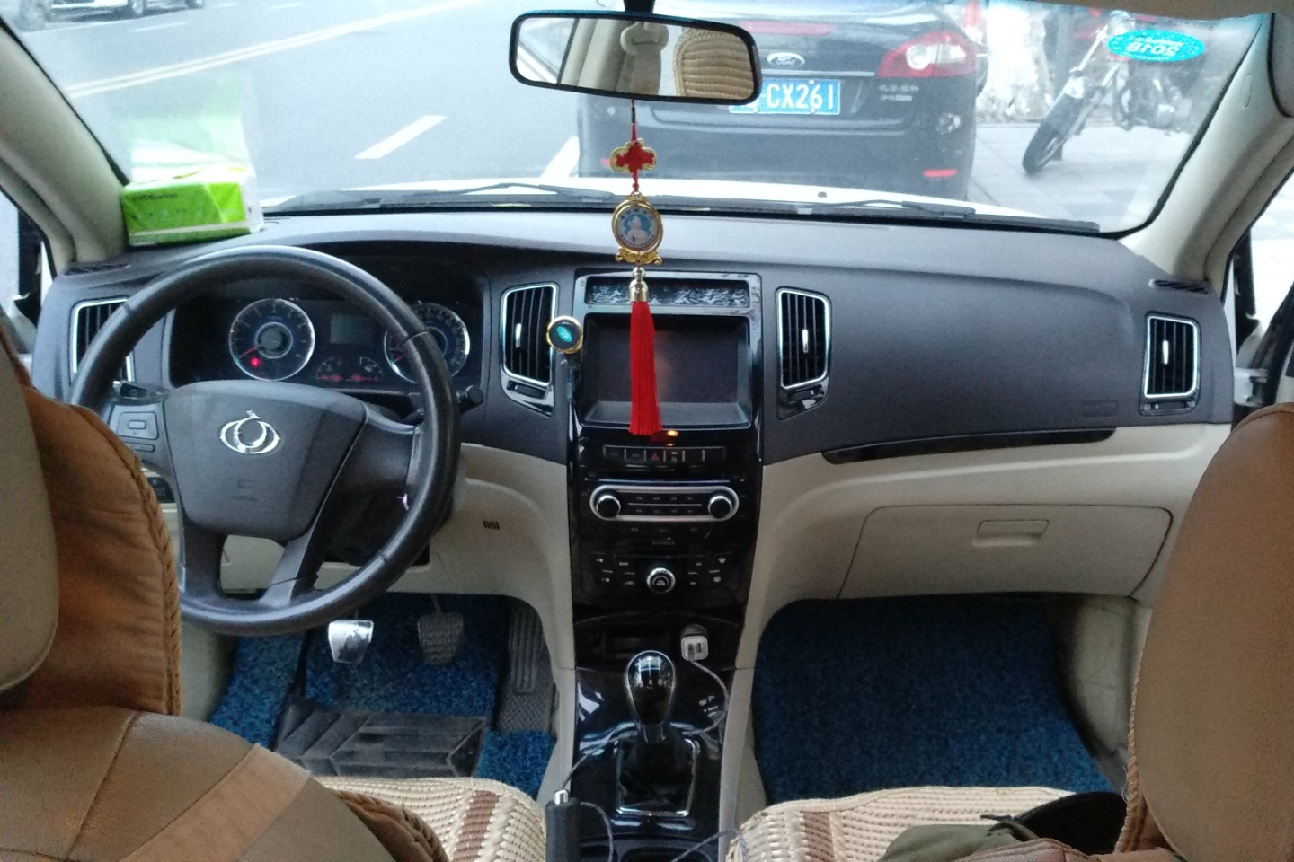 吉利汽车-gc7 2013款 1.5l 手动尊贵型