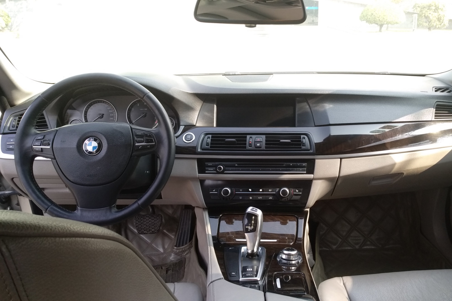 宝马-5系 2011款 523li 豪华型