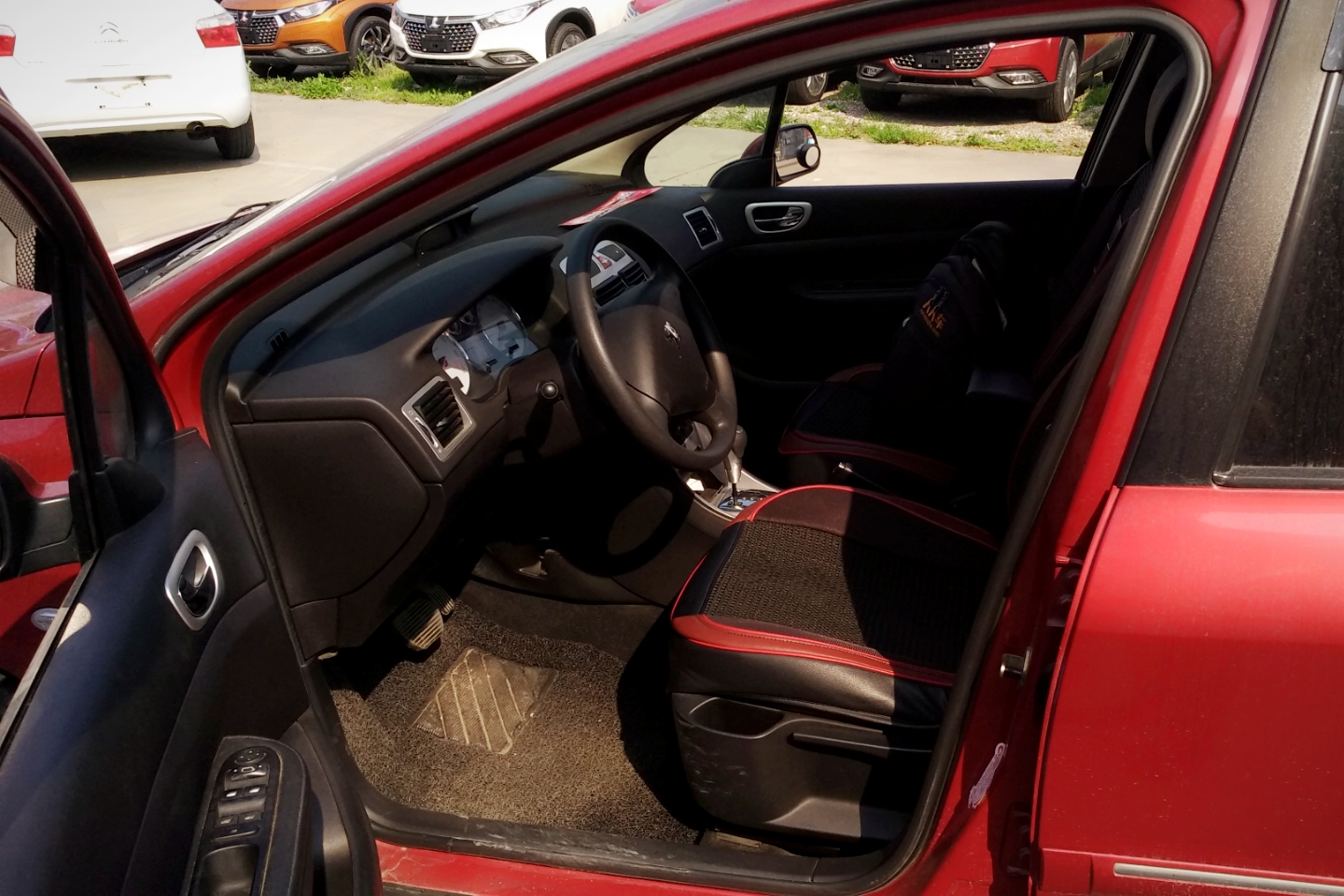 标致-307 2012款 两厢 1.6l 自动舒适版