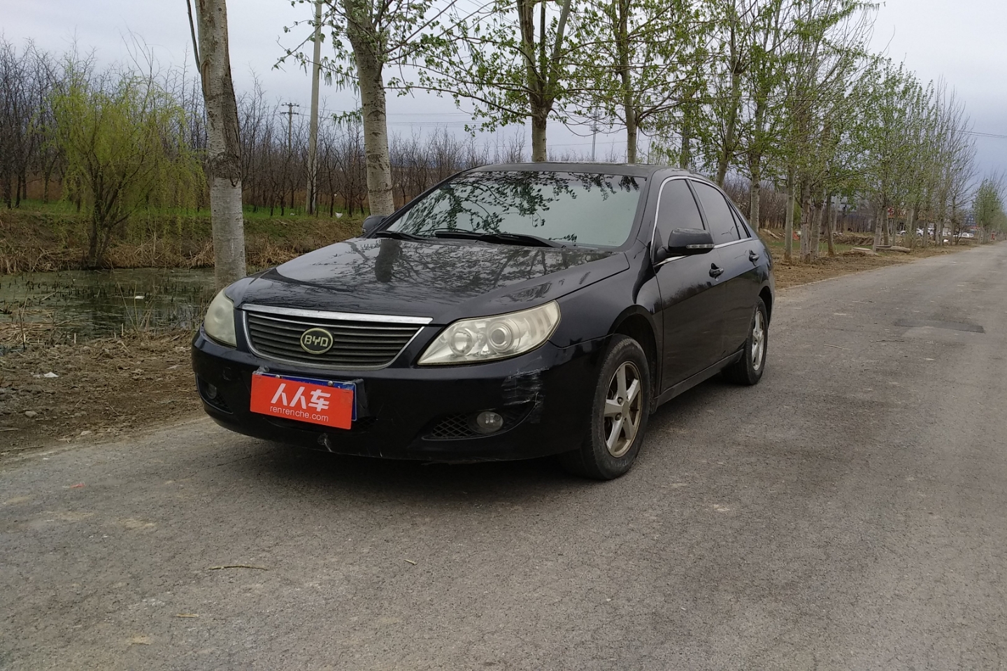 比亚迪-f6 2010款 黄金版 2.0l 手动尊贵型