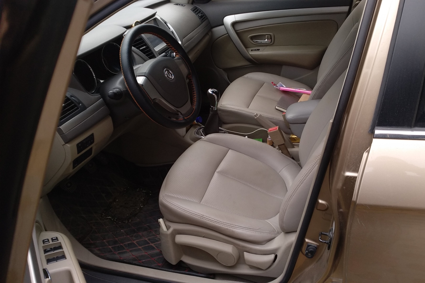 东风-风神a60 2012款 1.6l 手动豪华型