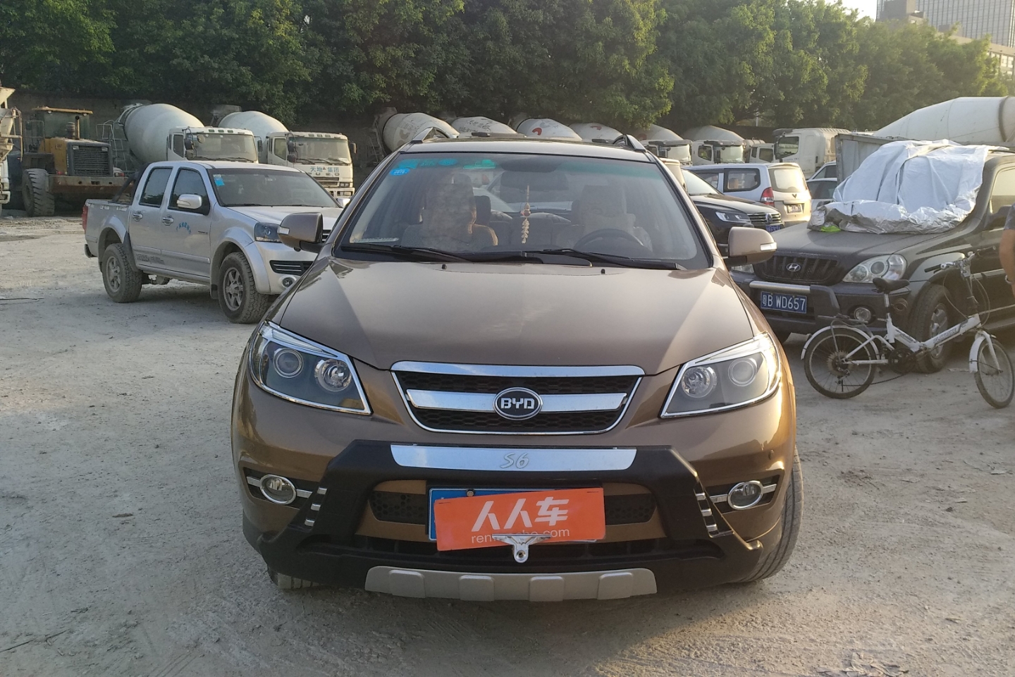 比亚迪-s6 2014款 1.5ti 手动尊贵型 5座