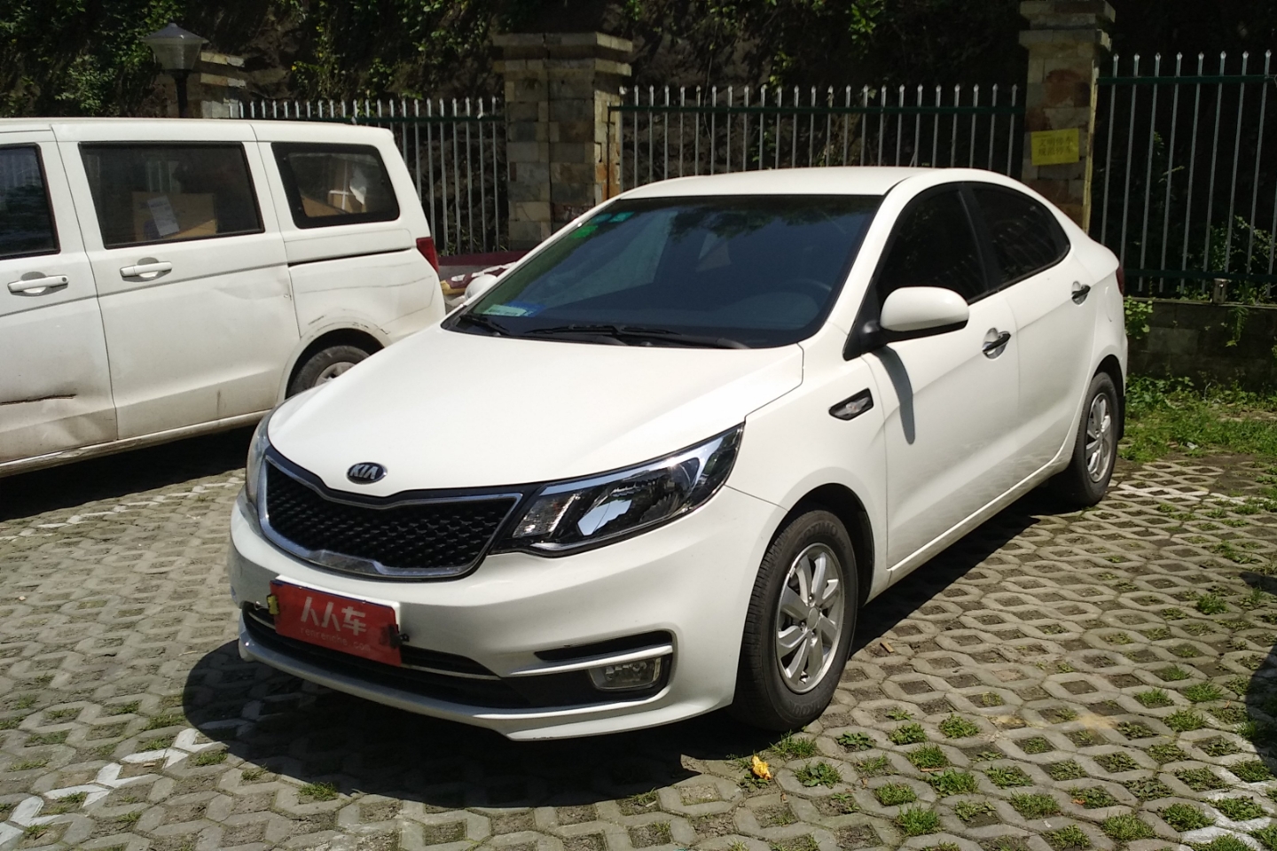 起亚-k2 2015款 三厢 1.4l mt gls